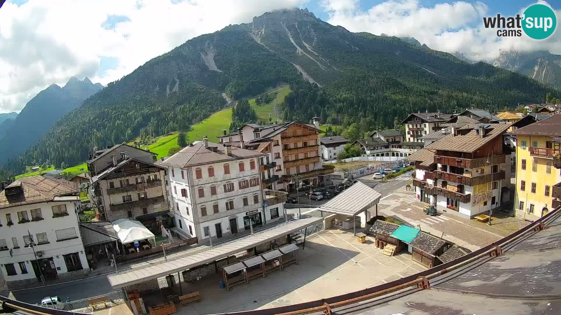 Plaza principal de Forni di Sopra
