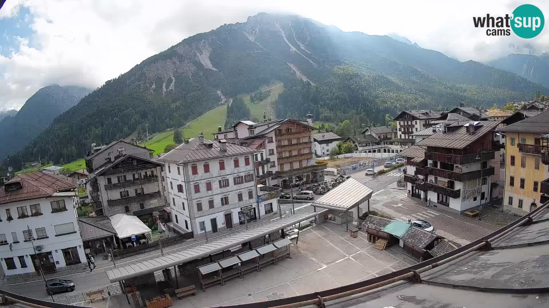 Piazza centrale di Forni di Sopra