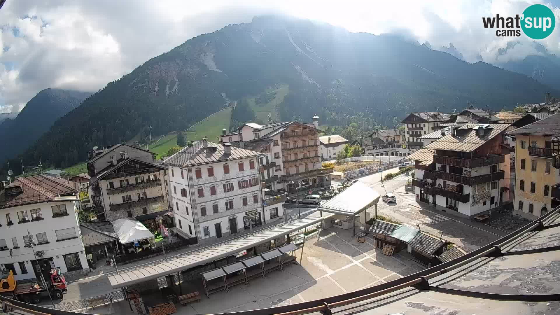 Plaza principal de Forni di Sopra