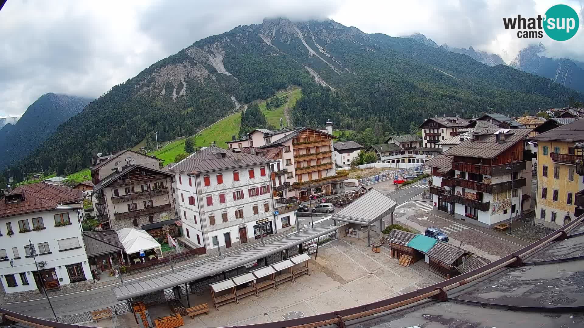 Piazza centrale di Forni di Sopra