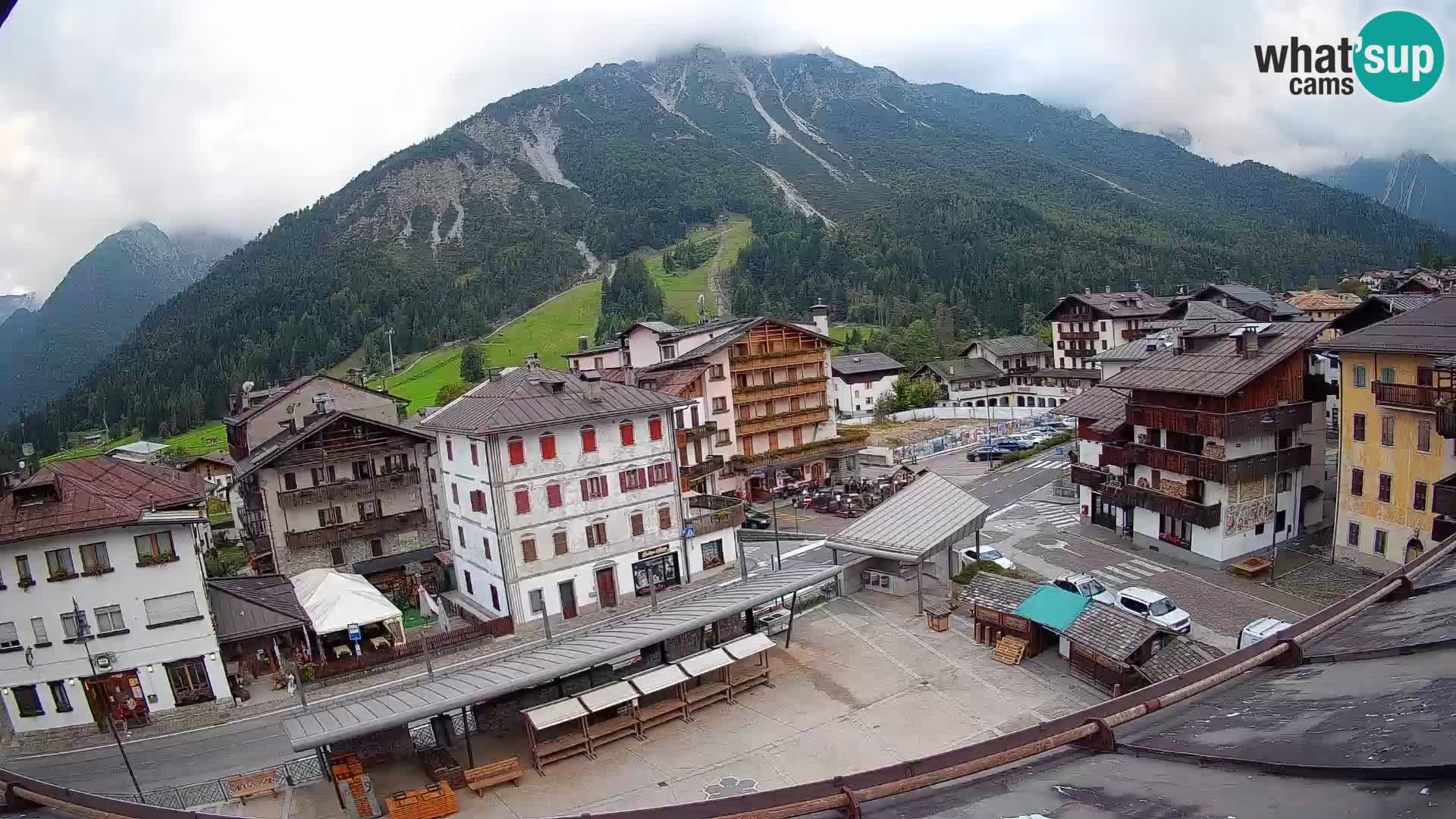 Plaza principal de Forni di Sopra