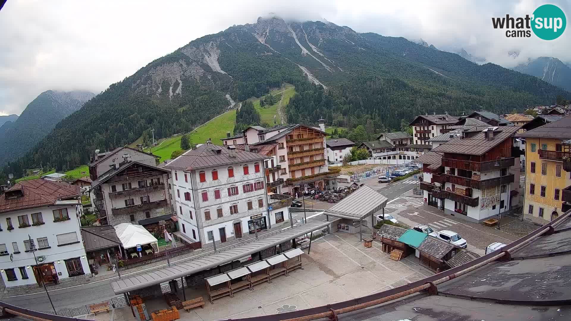 Plaza principal de Forni di Sopra
