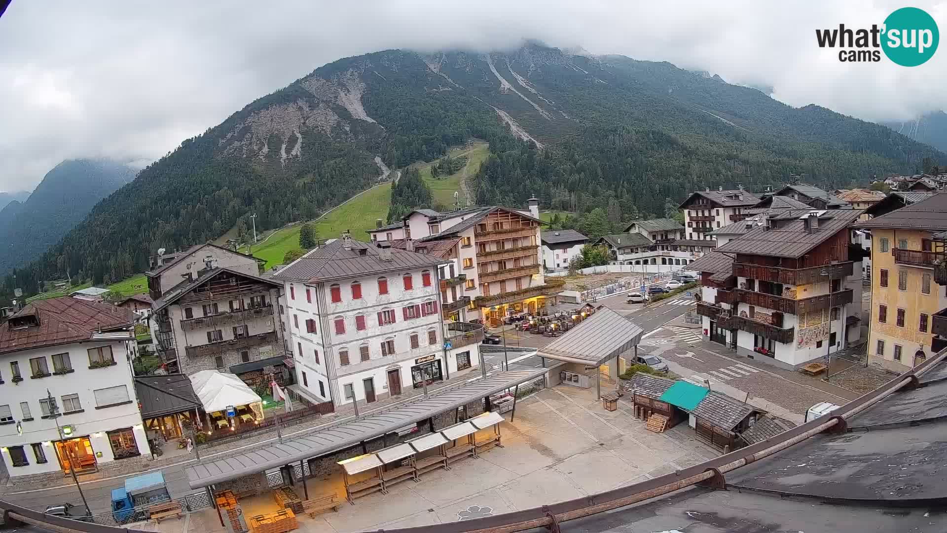 Hauptplatz von Forni di Sopra