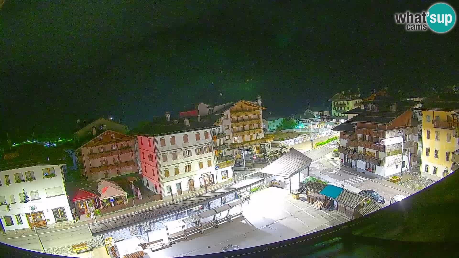 Piazza centrale di Forni di Sopra