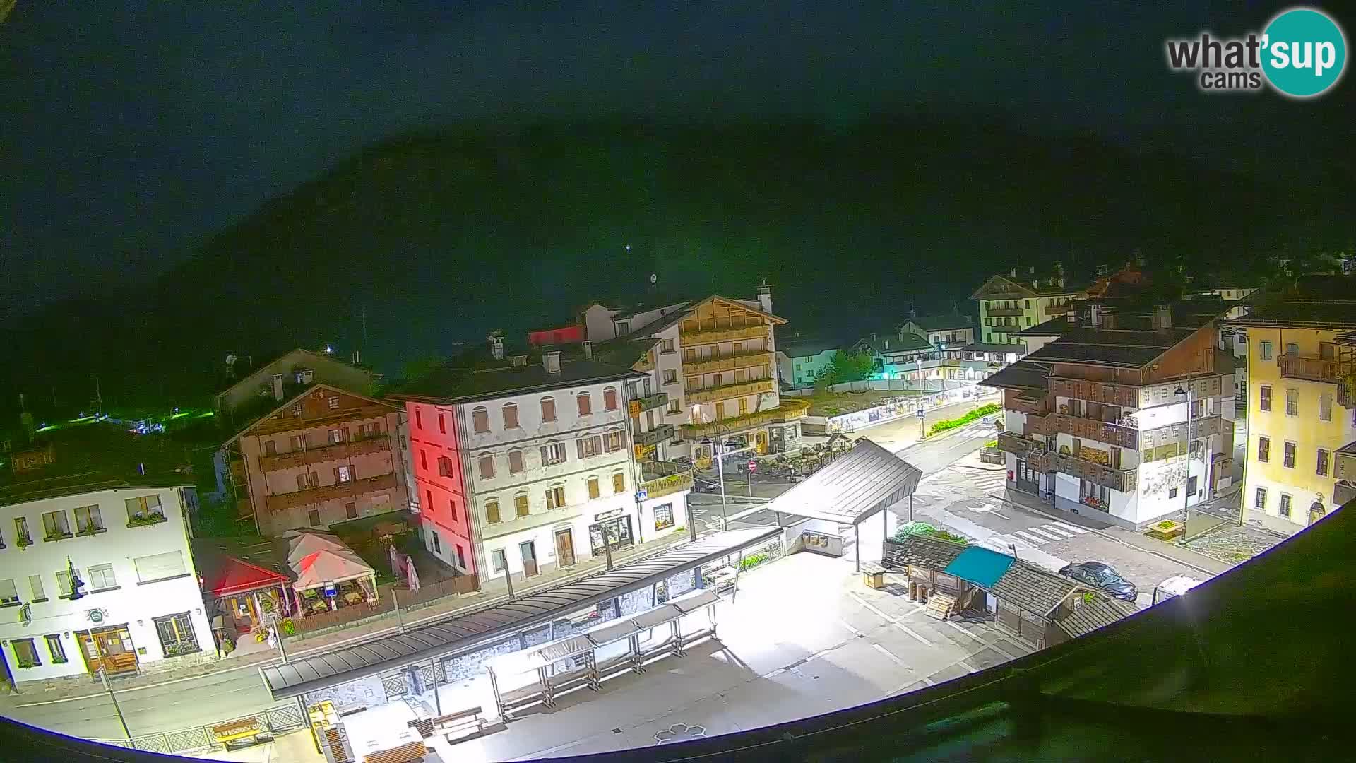 Plaza principal de Forni di Sopra