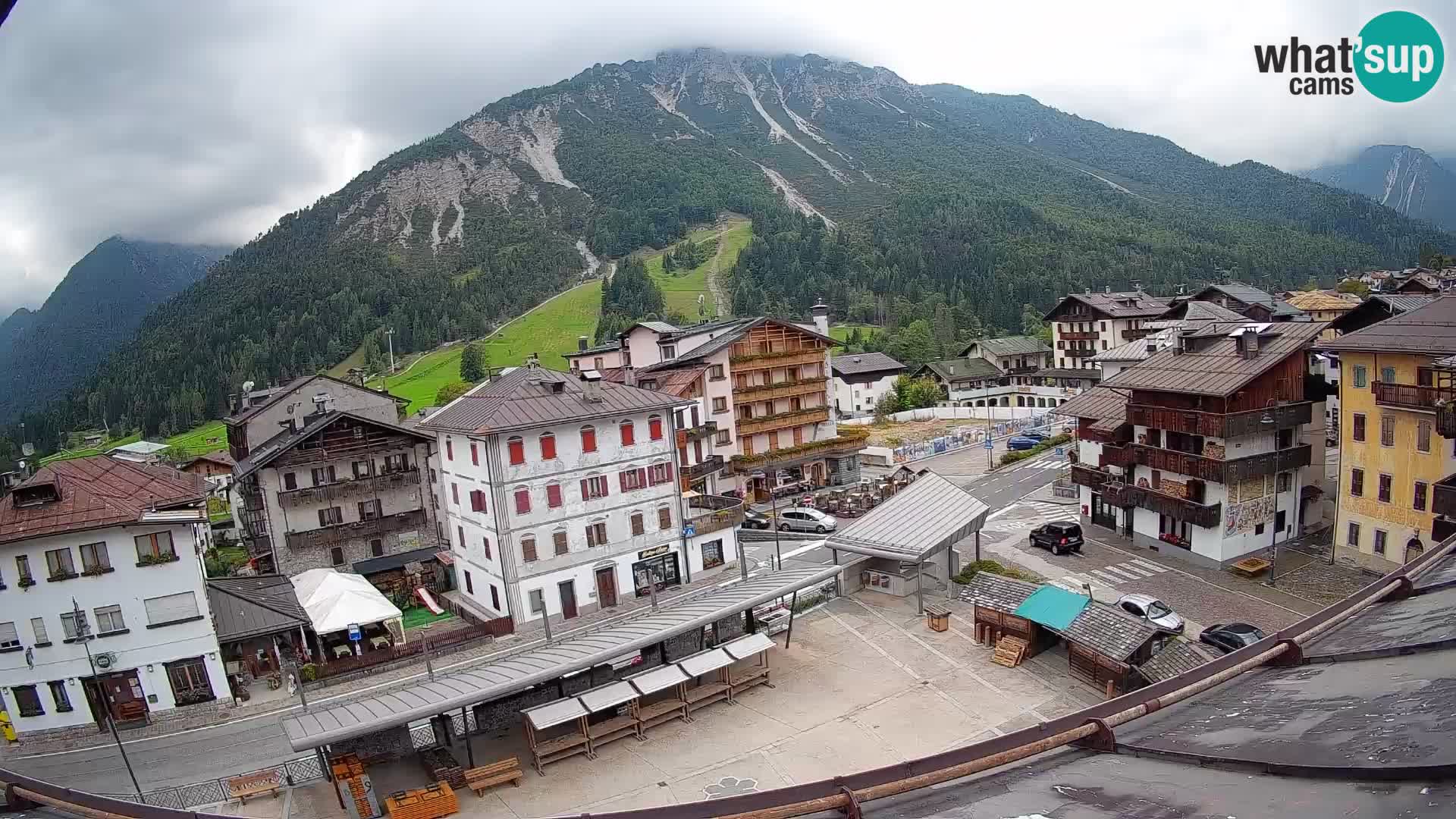 Piazza centrale di Forni di Sopra