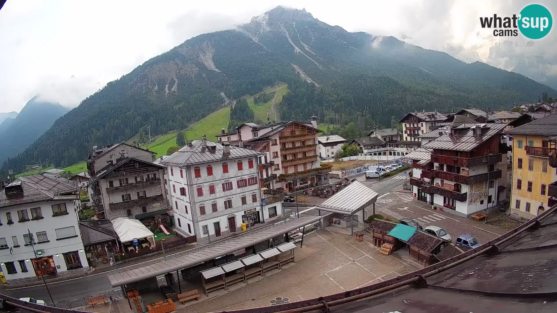 Piazza centrale di Forni di Sopra