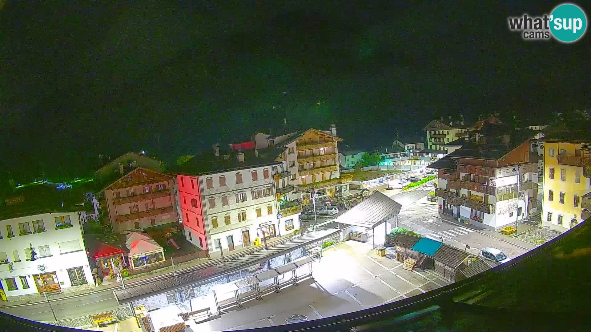 Piazza centrale di Forni di Sopra