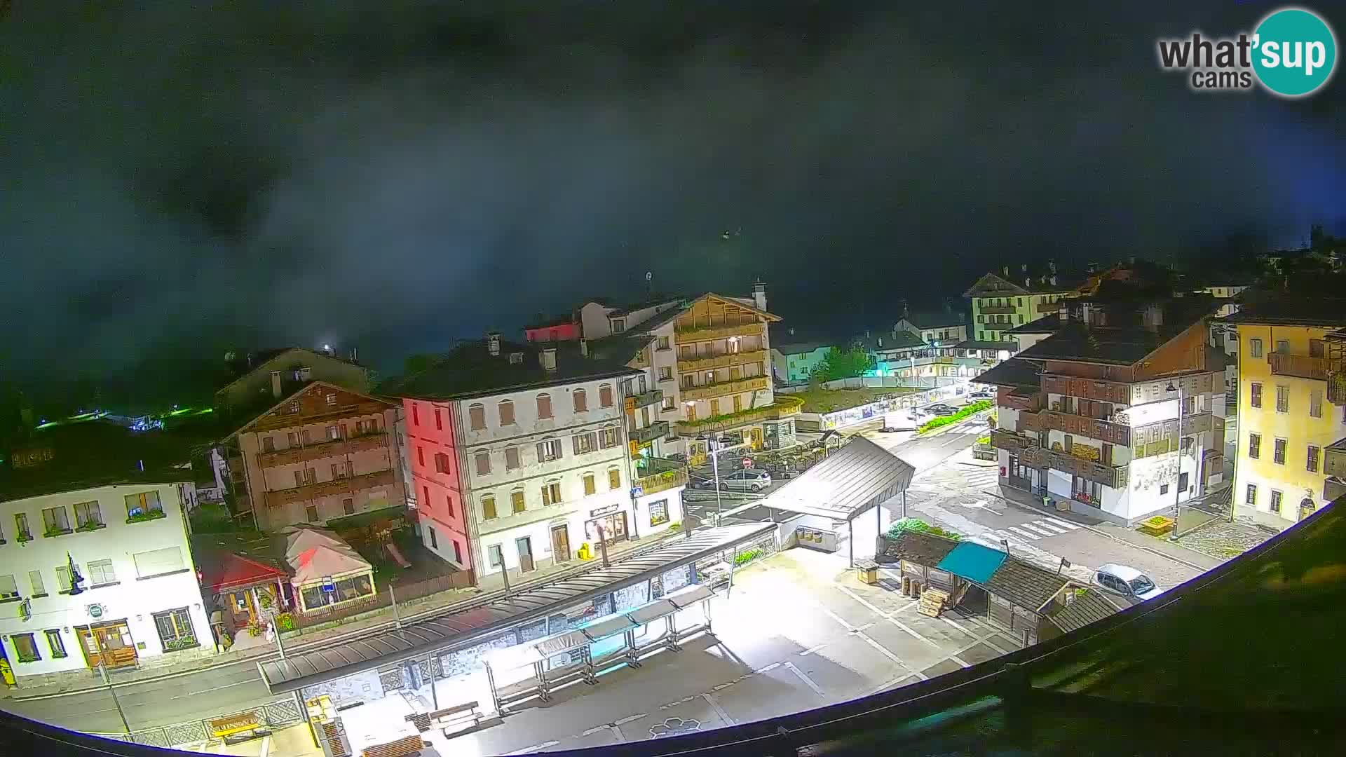 Piazza centrale di Forni di Sopra
