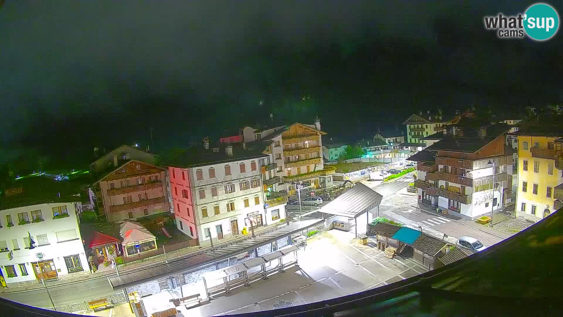 Piazza centrale di Forni di Sopra