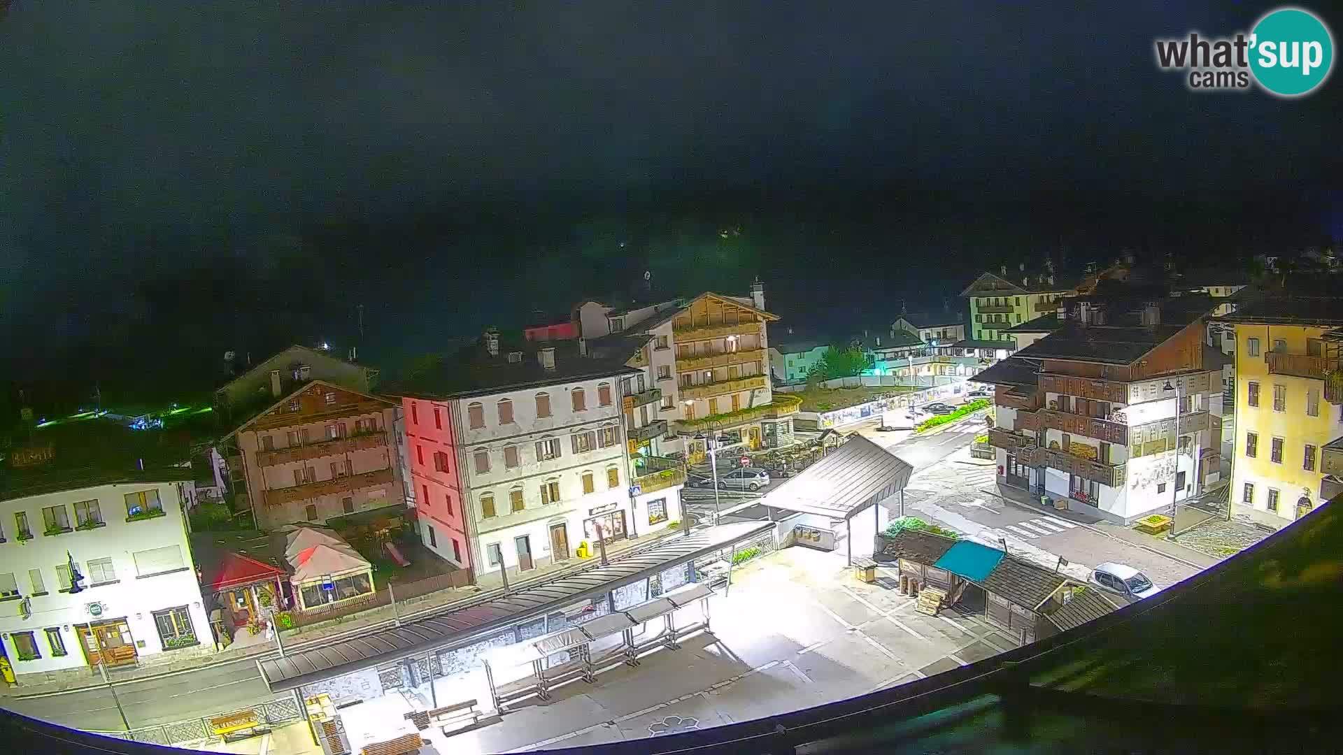 Piazza centrale di Forni di Sopra