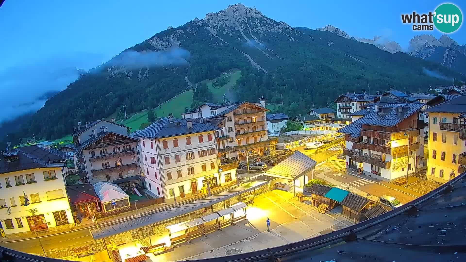 Plaza principal de Forni di Sopra