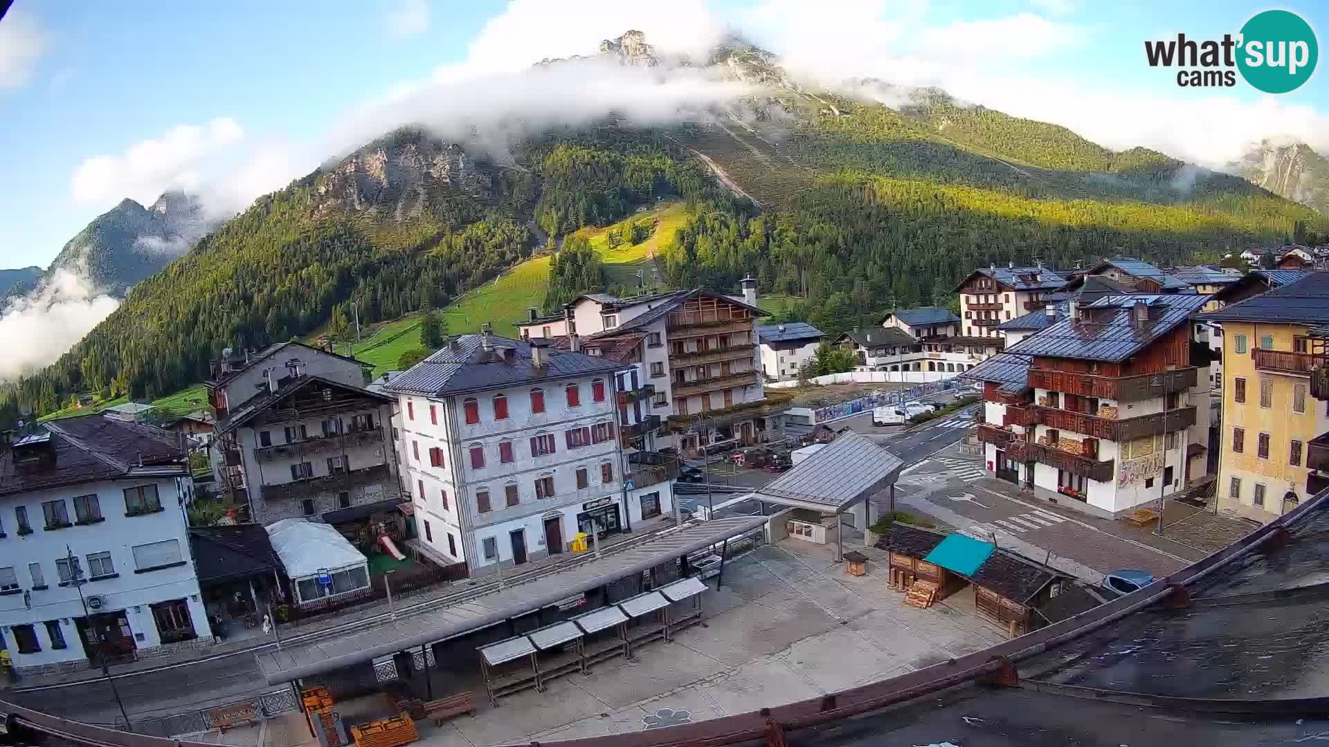 Piazza centrale di Forni di Sopra