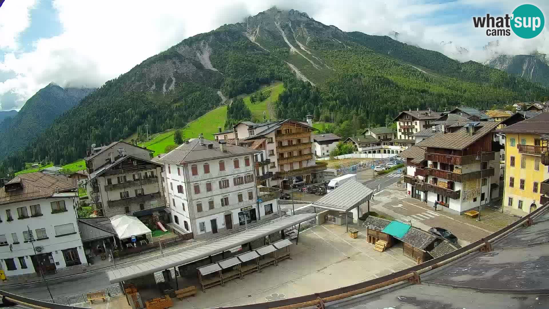 Hauptplatz von Forni di Sopra