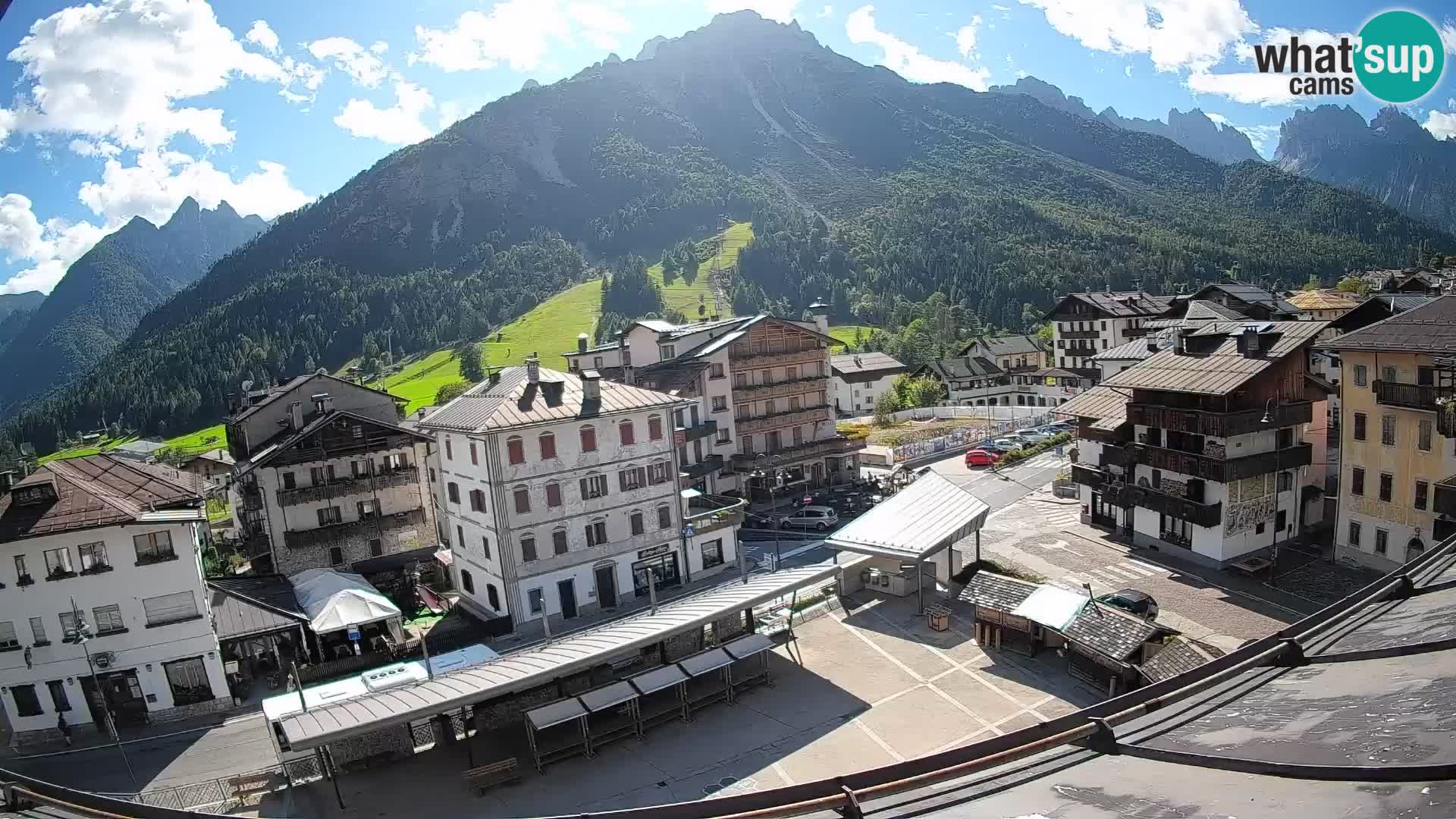 Piazza centrale di Forni di Sopra