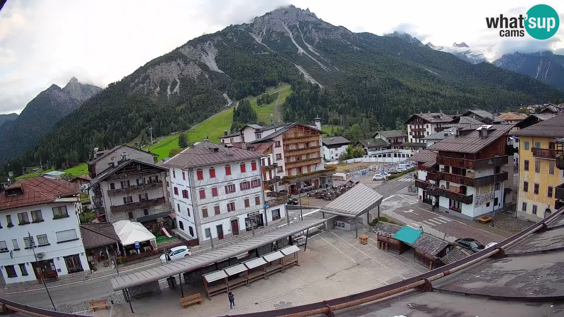 Piazza centrale di Forni di Sopra