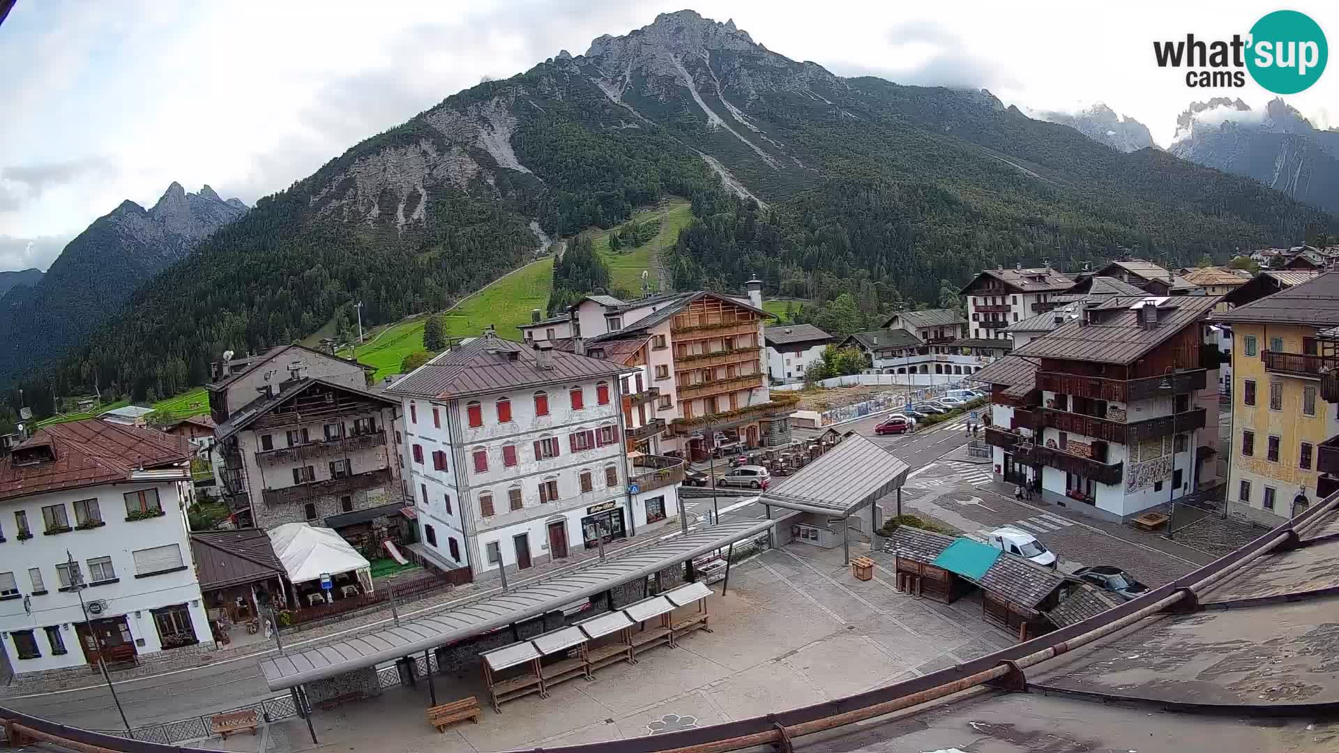 Piazza centrale di Forni di Sopra