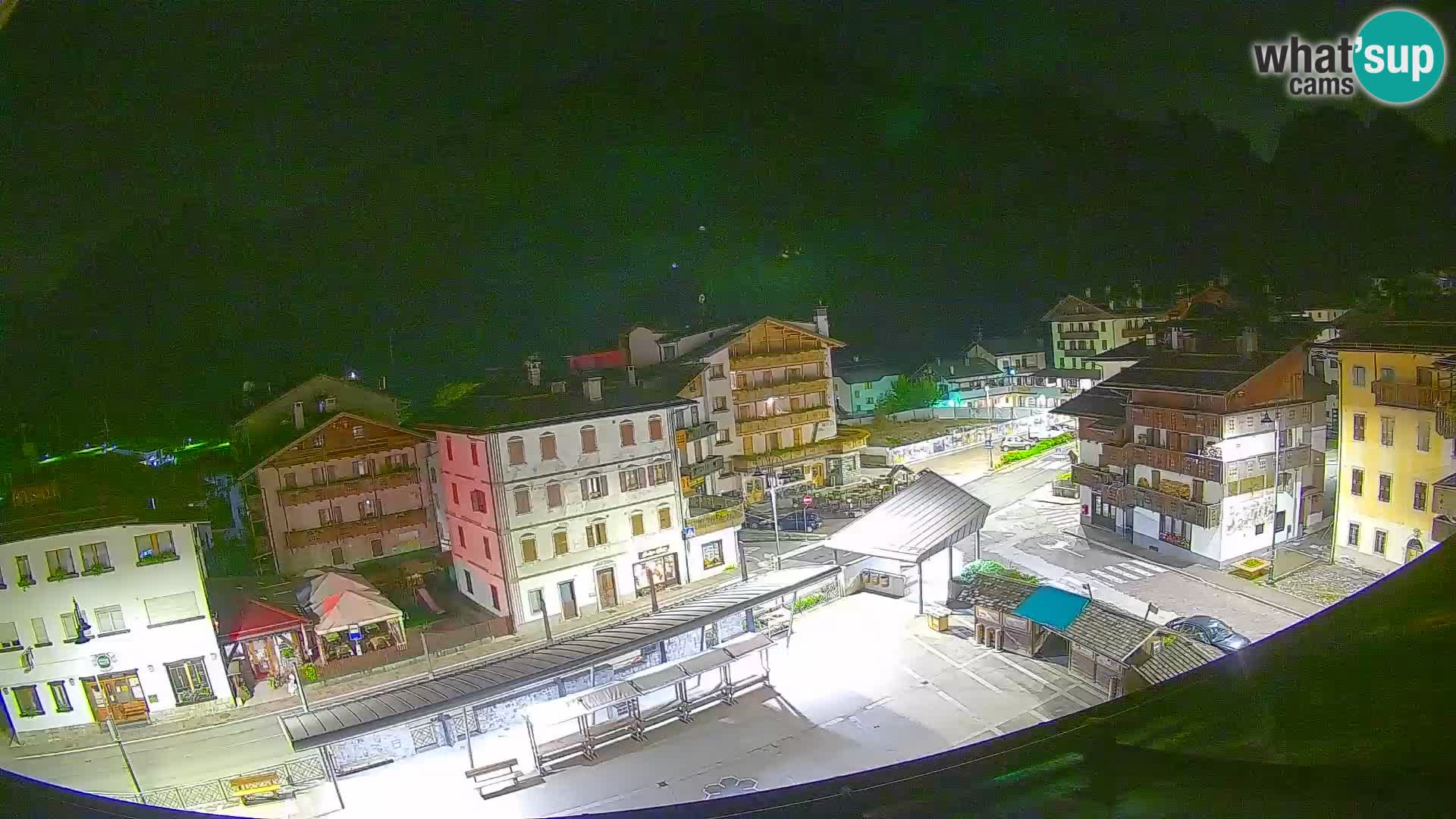 Plaza principal de Forni di Sopra