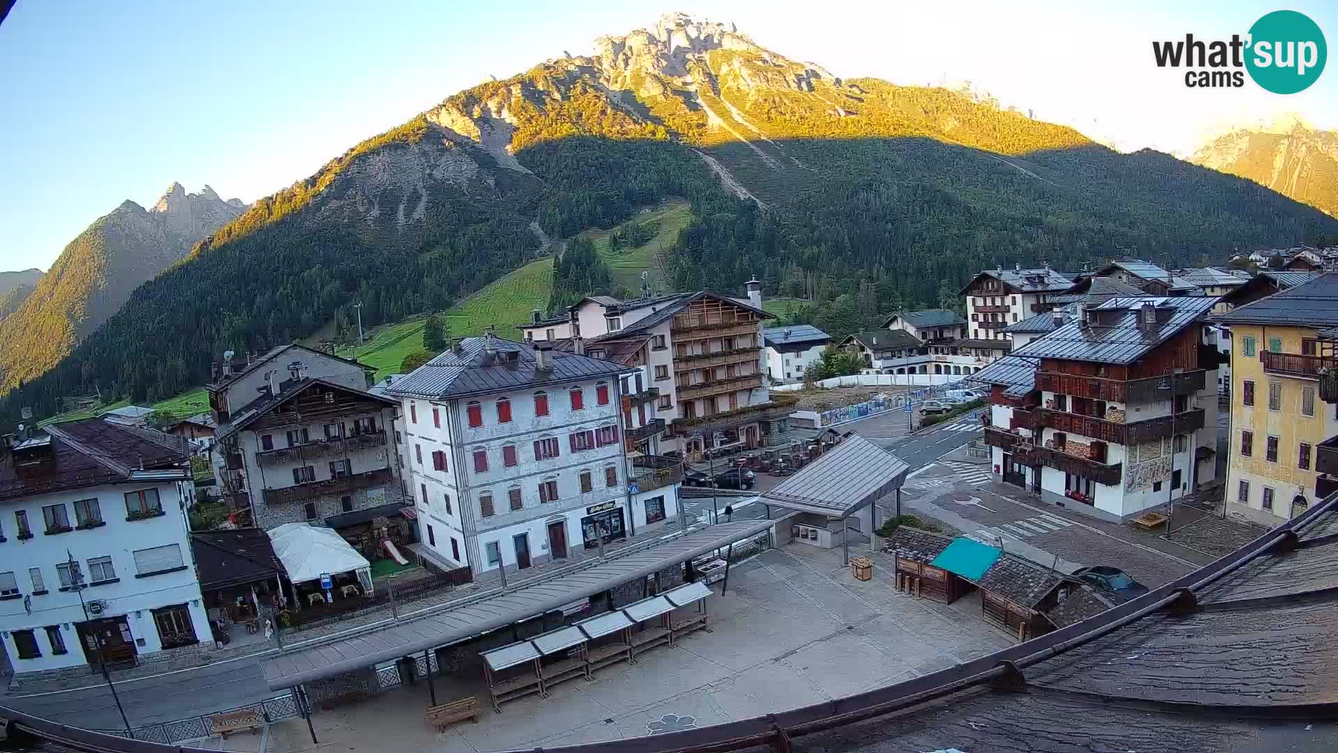 Piazza centrale di Forni di Sopra