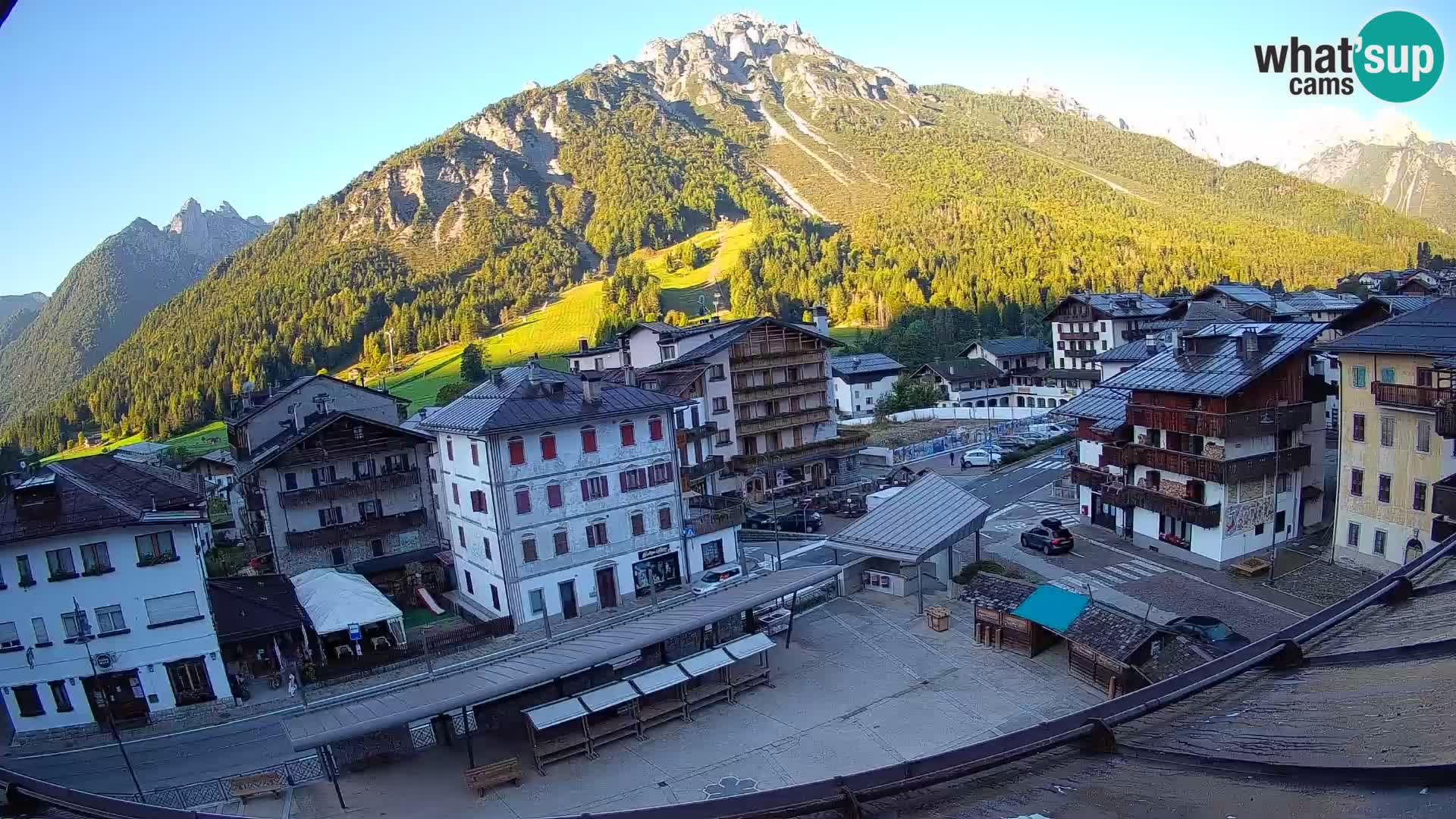 Piazza centrale di Forni di Sopra