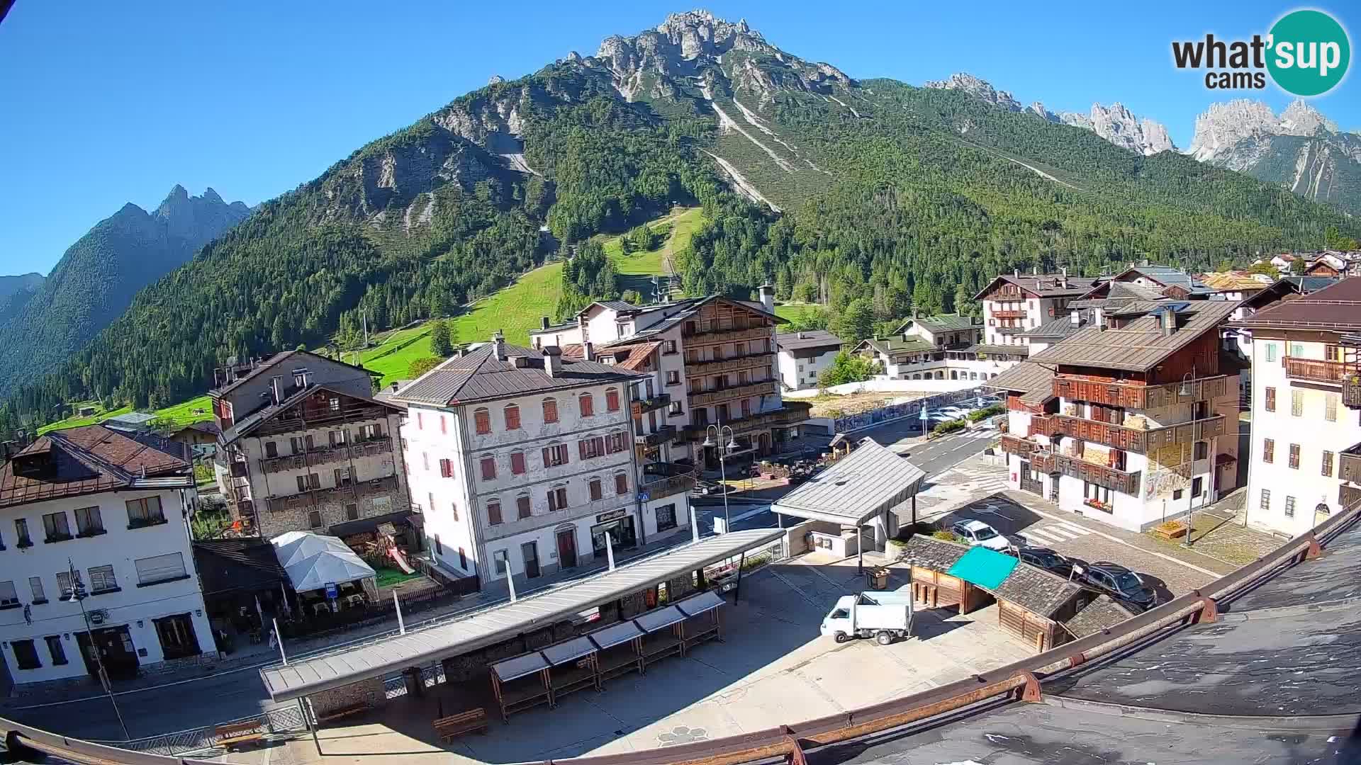 Plaza principal de Forni di Sopra