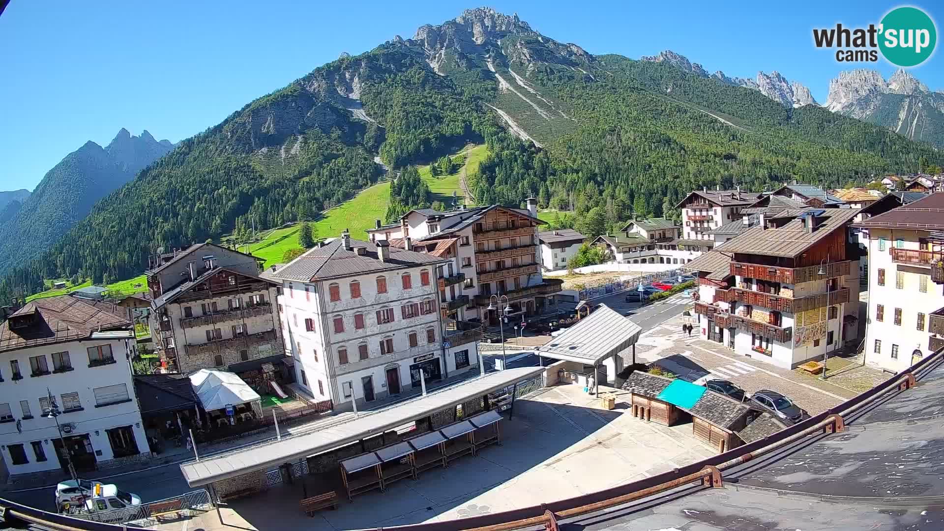 Piazza centrale di Forni di Sopra
