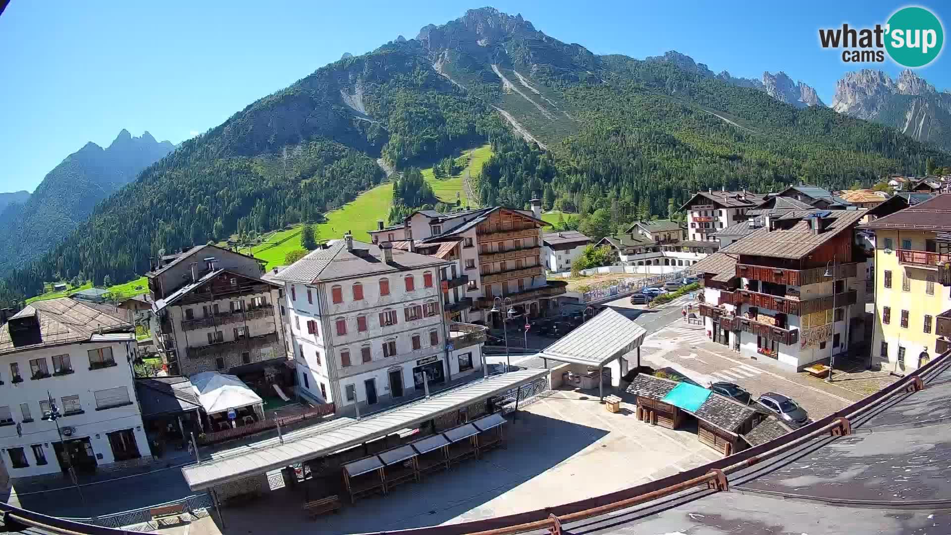 Plaza principal de Forni di Sopra