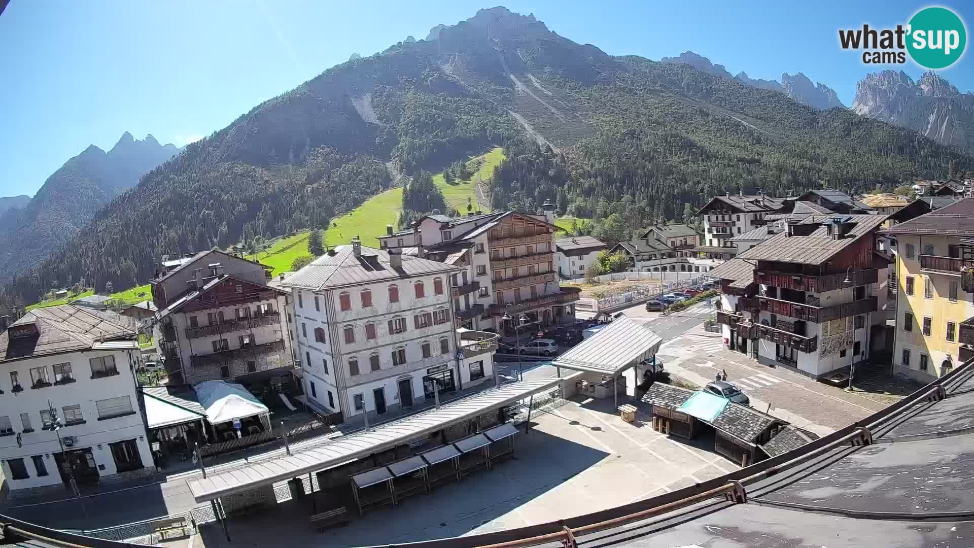 Plaza principal de Forni di Sopra