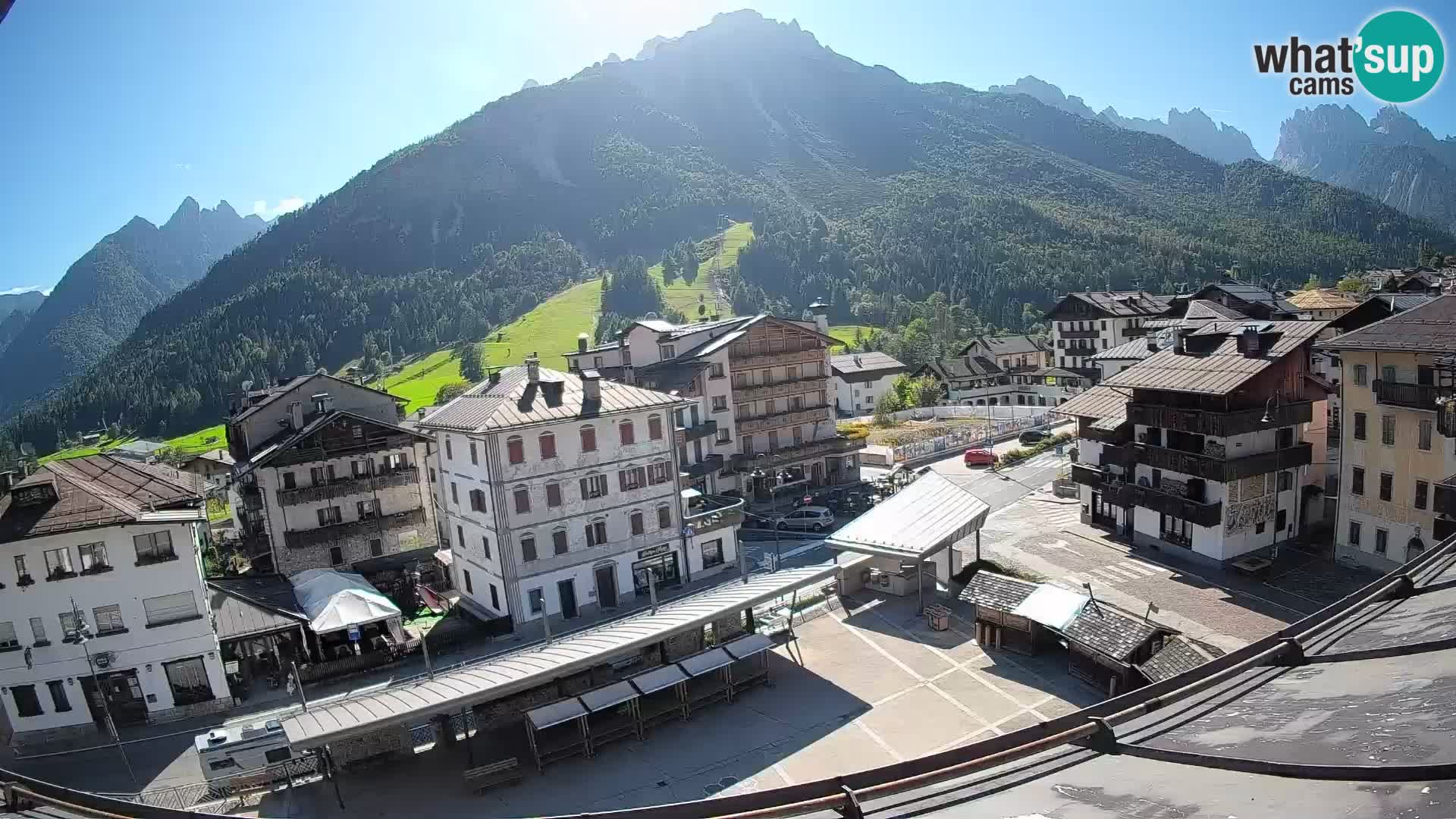 Piazza centrale di Forni di Sopra