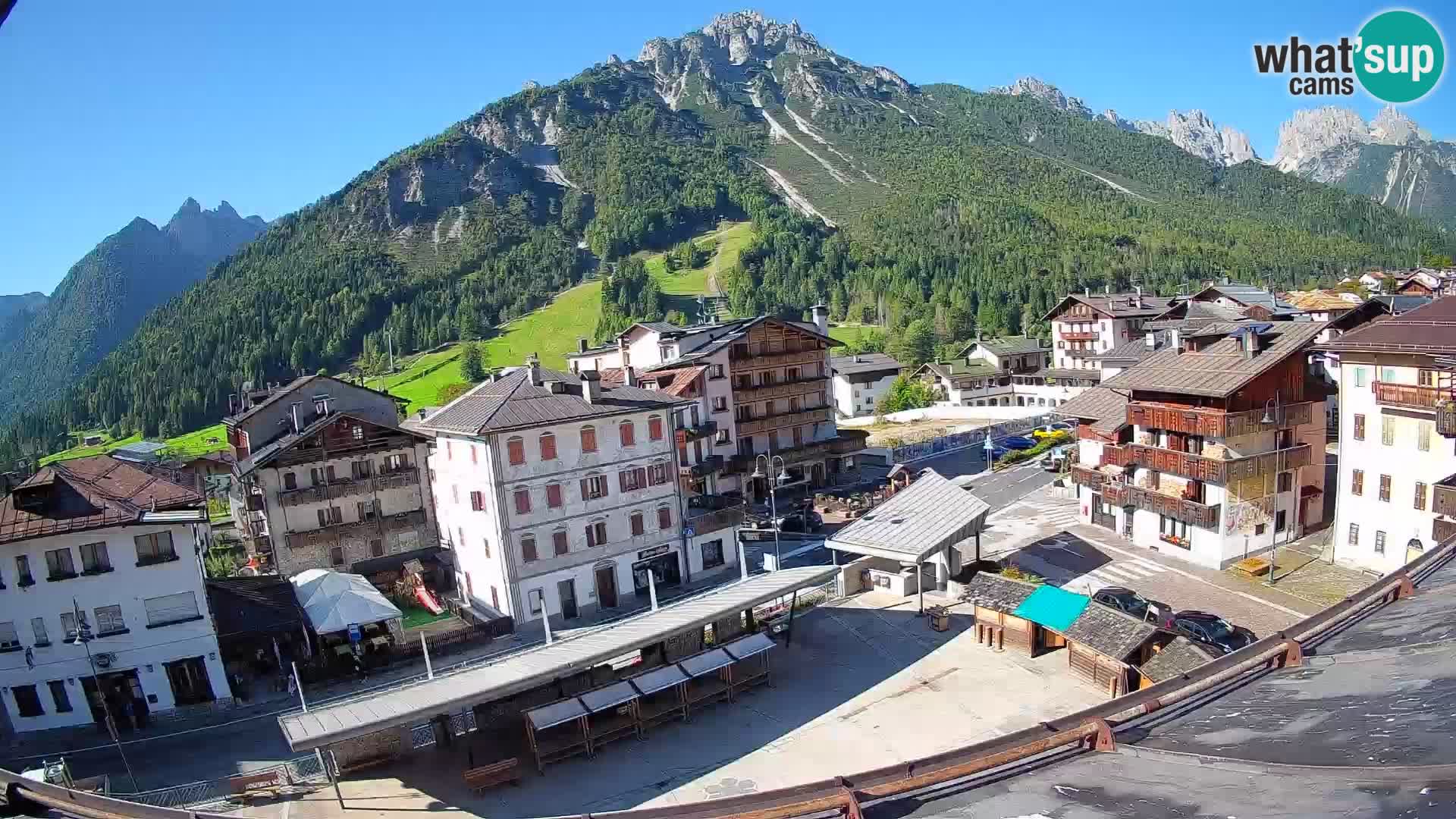 Piazza centrale di Forni di Sopra