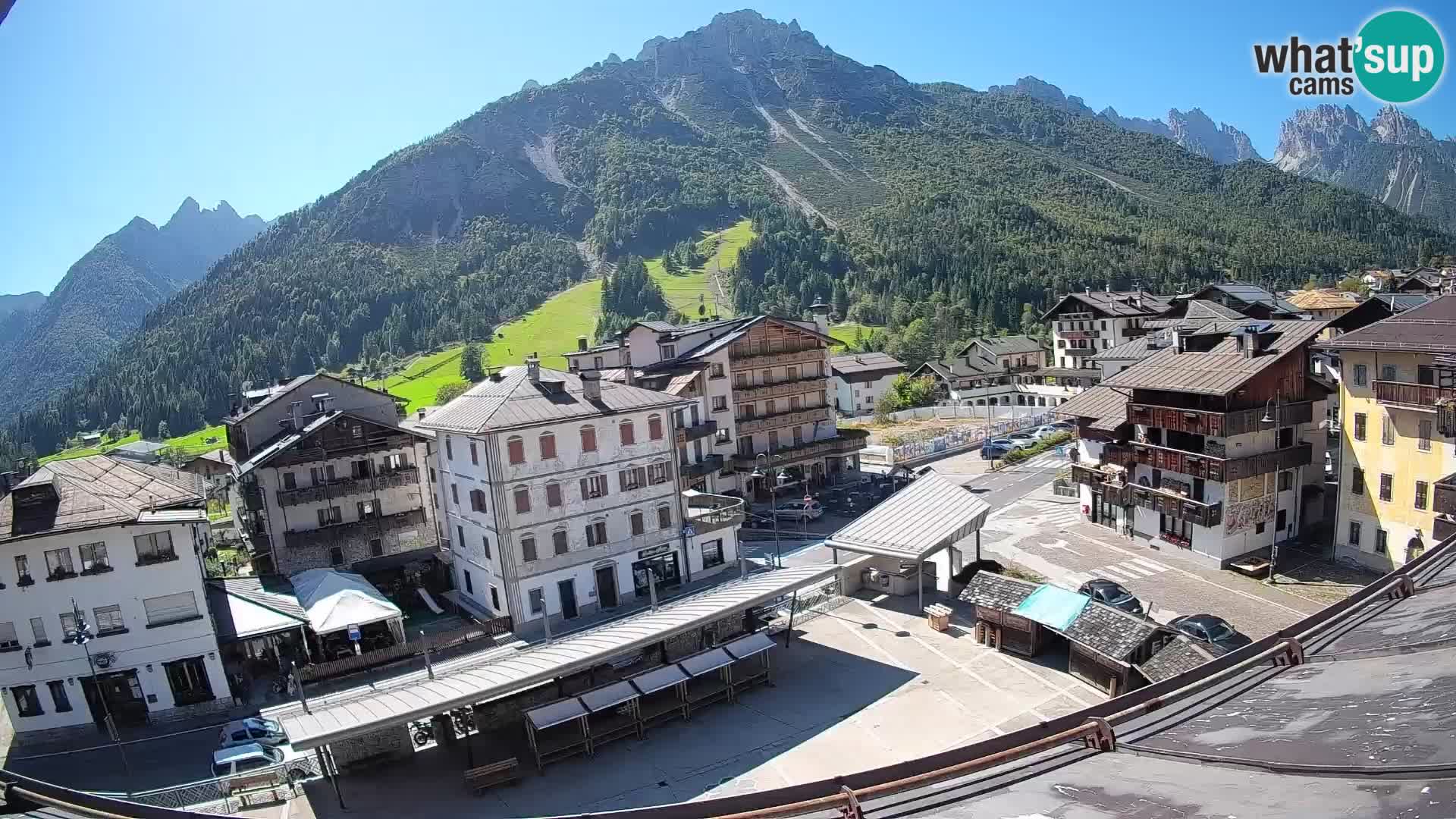 Piazza centrale di Forni di Sopra