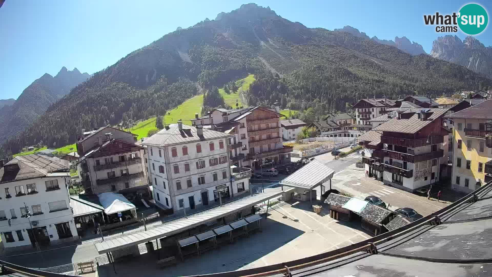 Piazza centrale di Forni di Sopra