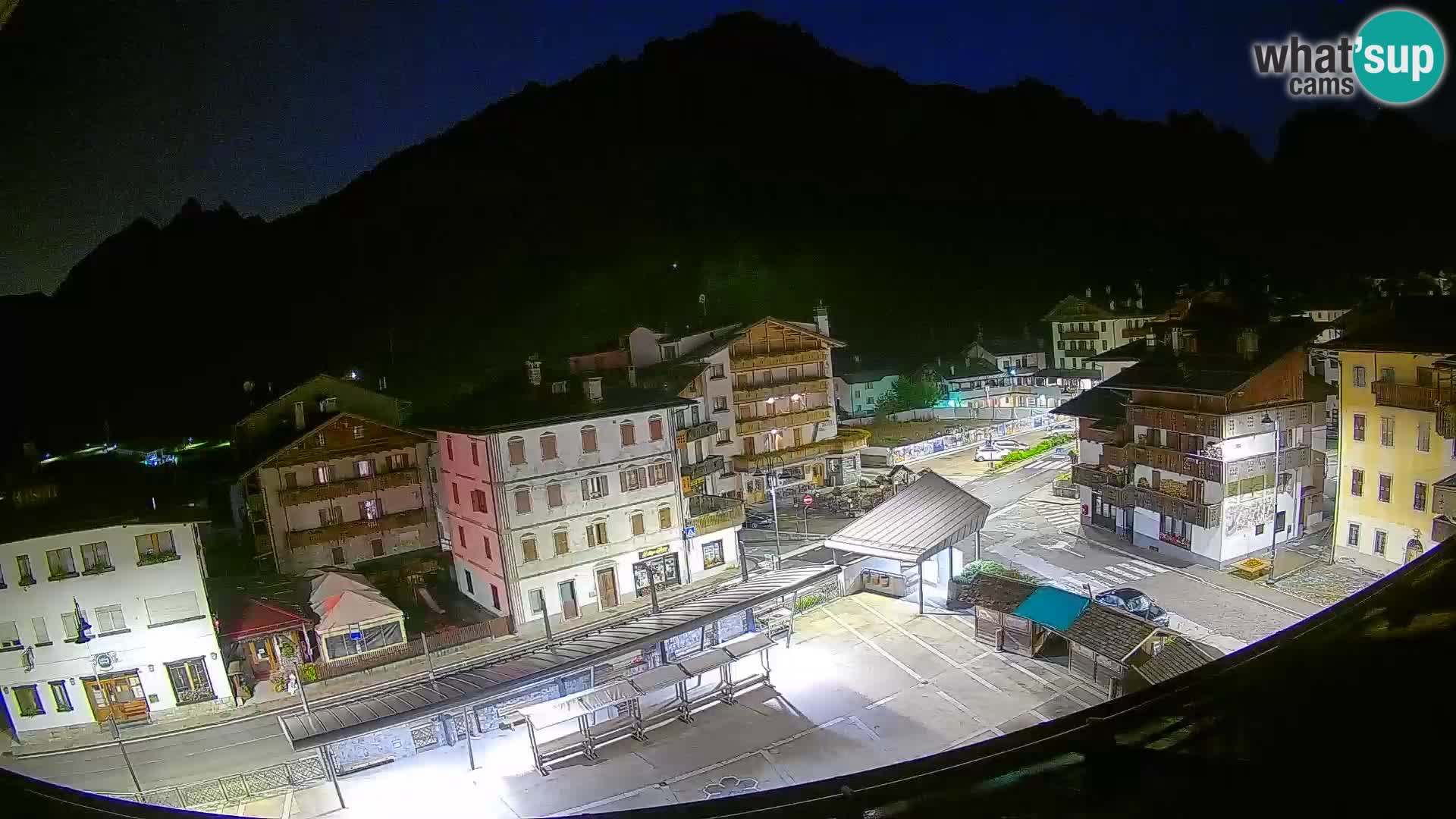 Piazza centrale di Forni di Sopra