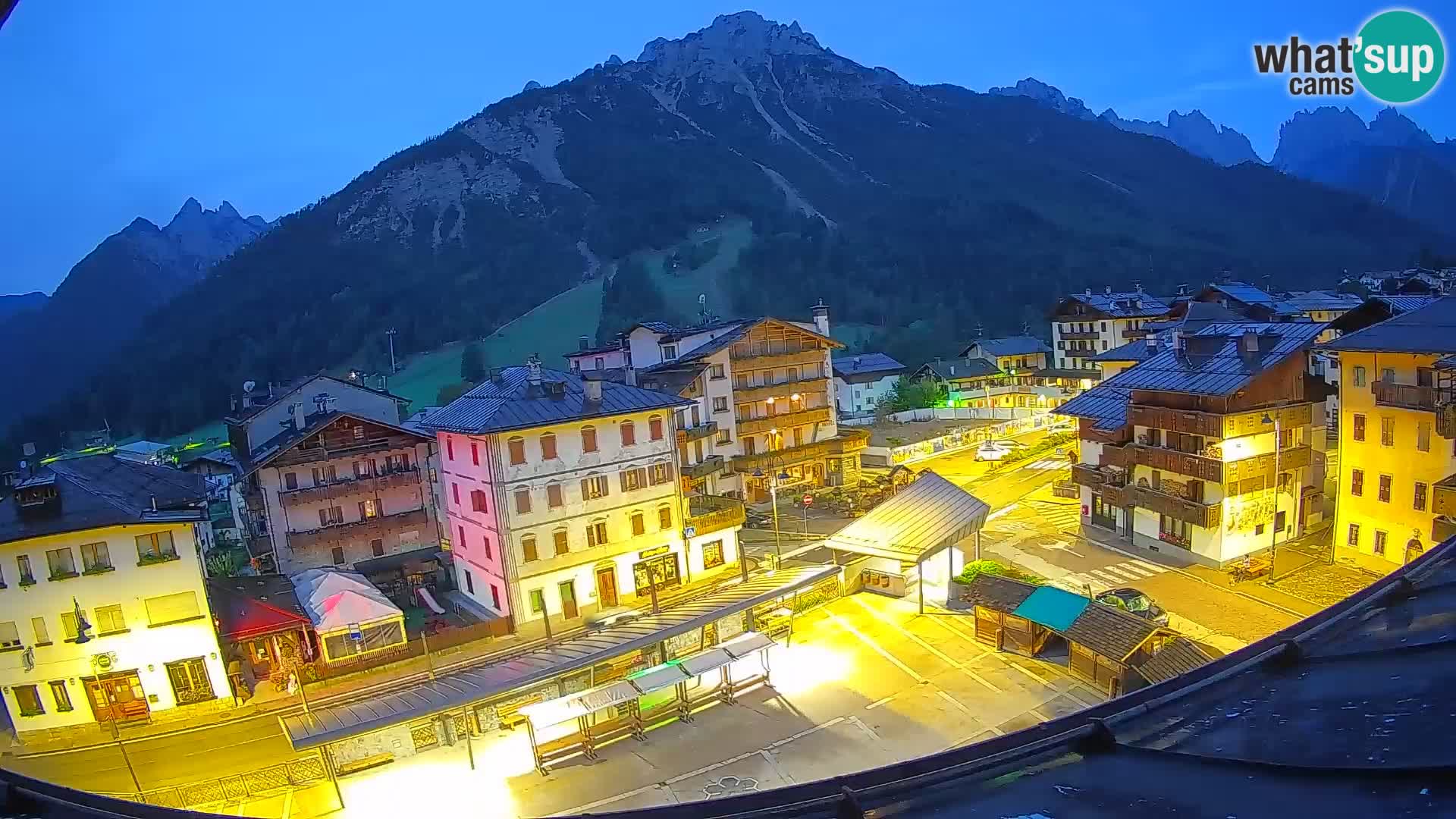 Piazza centrale di Forni di Sopra