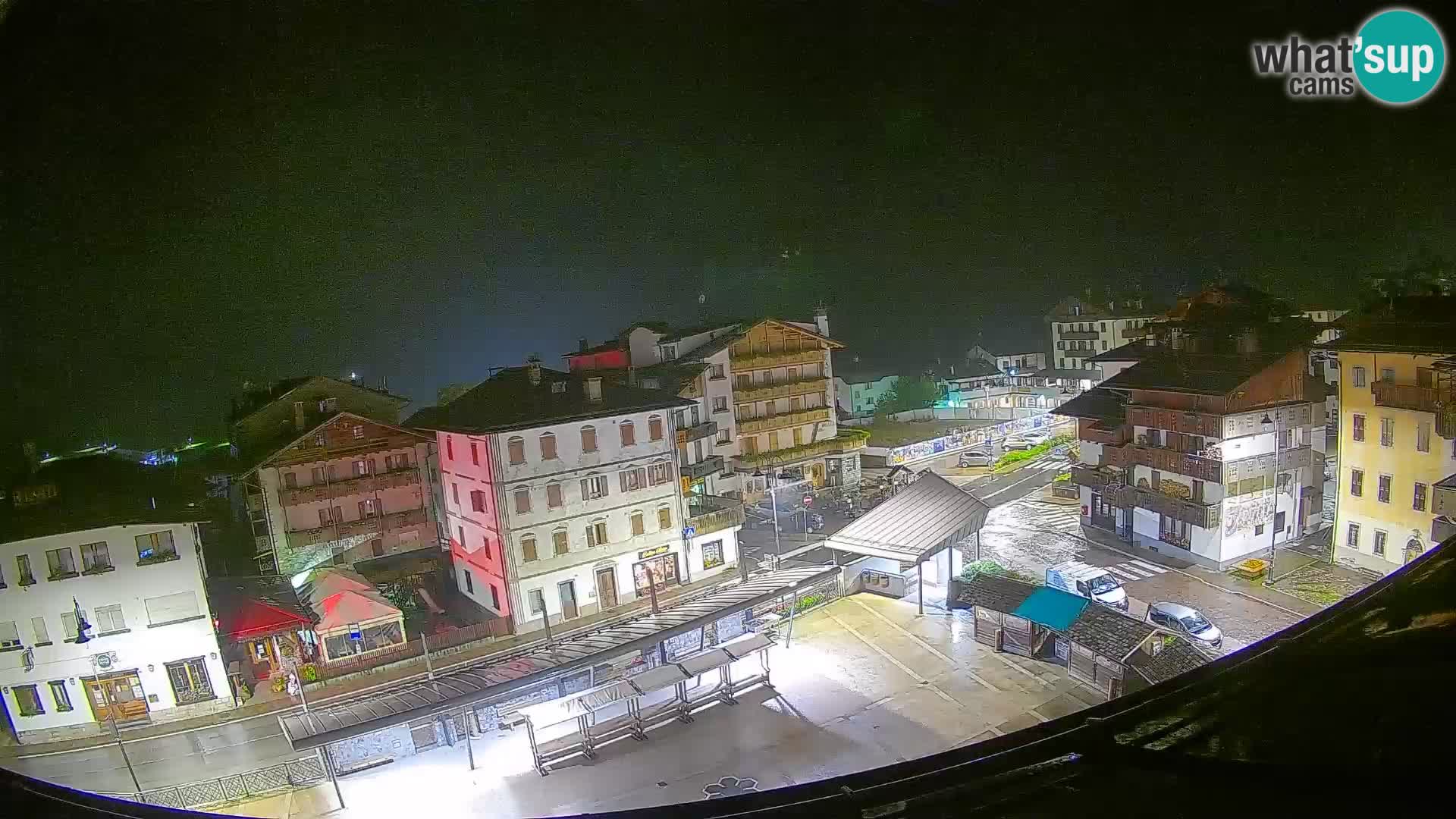 Piazza centrale di Forni di Sopra