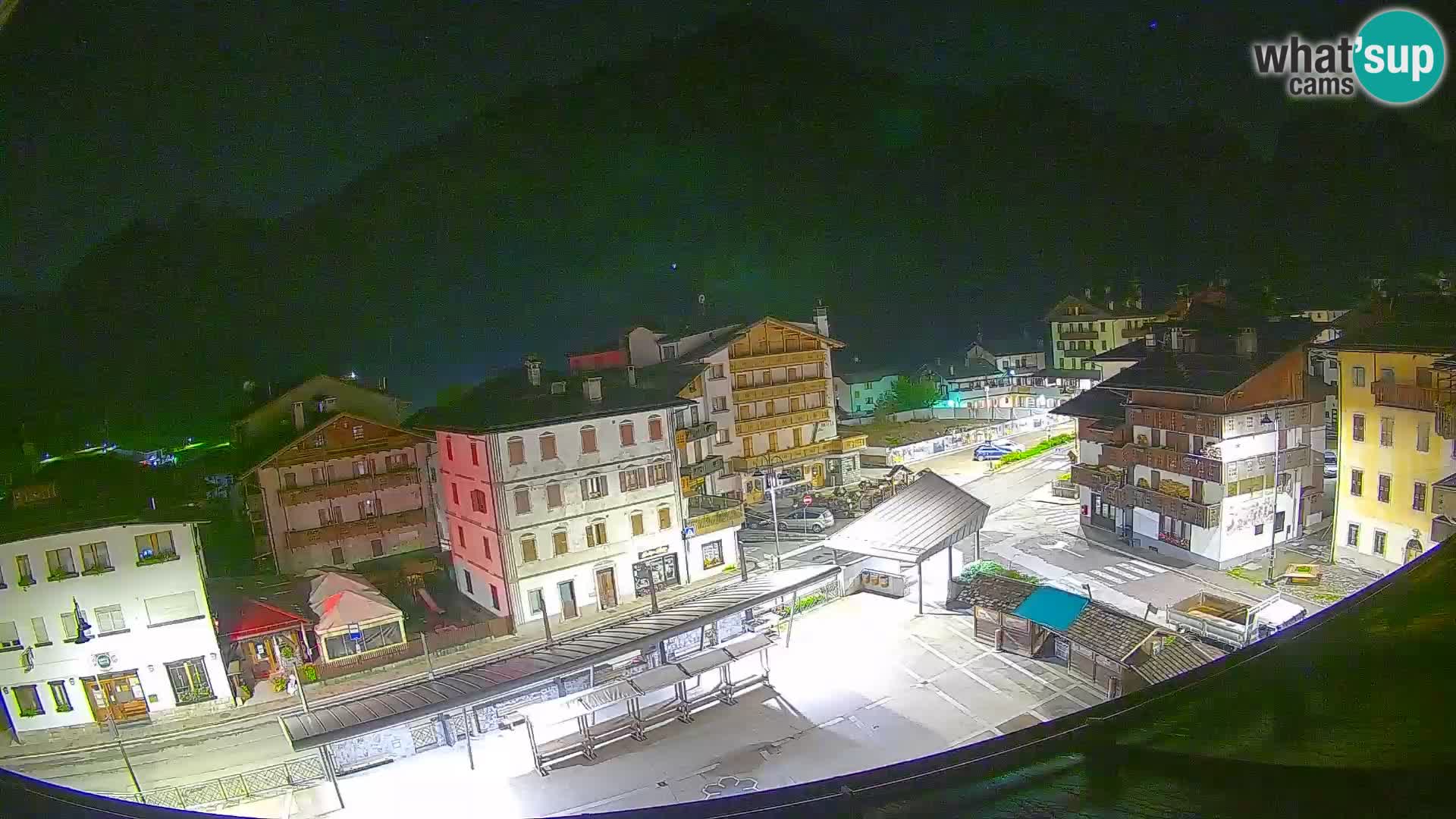 Plaza principal de Forni di Sopra