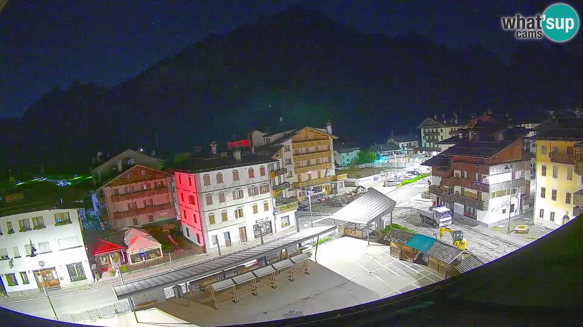 Piazza centrale di Forni di Sopra