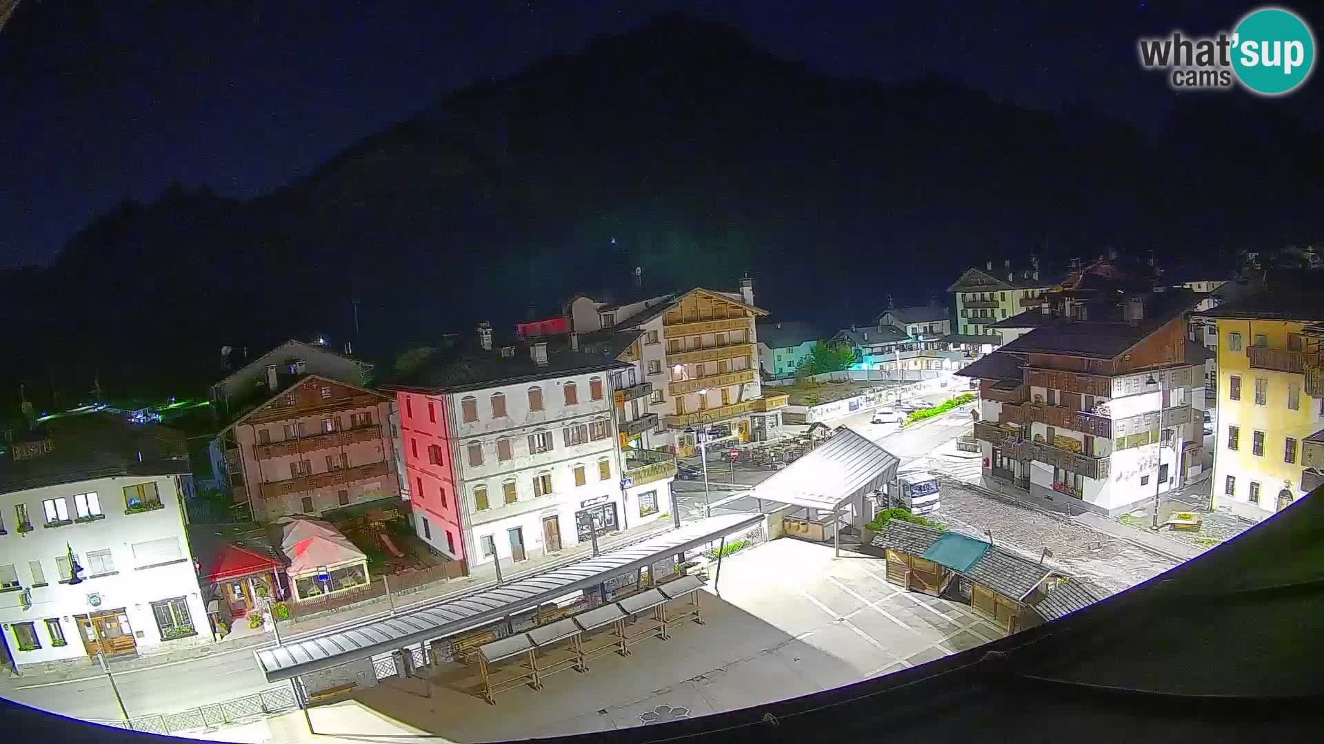 Piazza centrale di Forni di Sopra