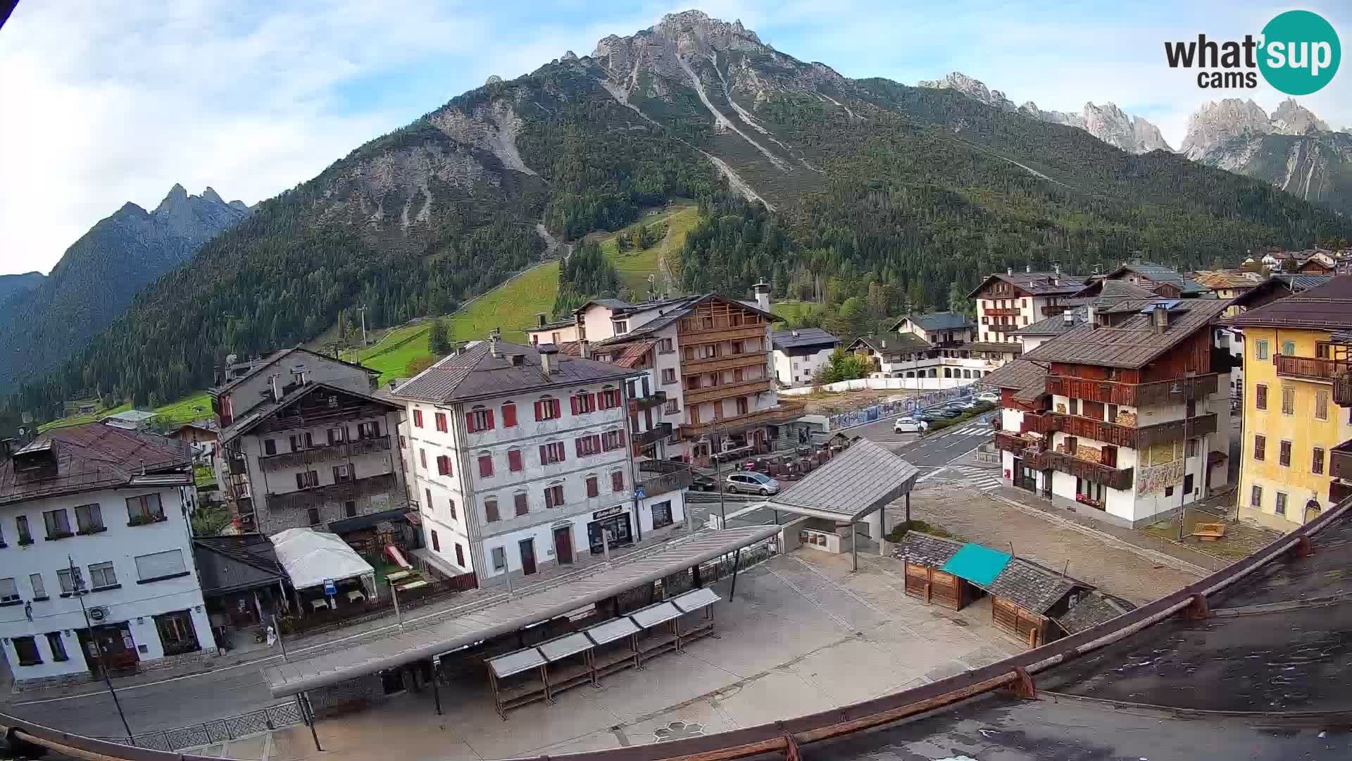 Piazza centrale di Forni di Sopra