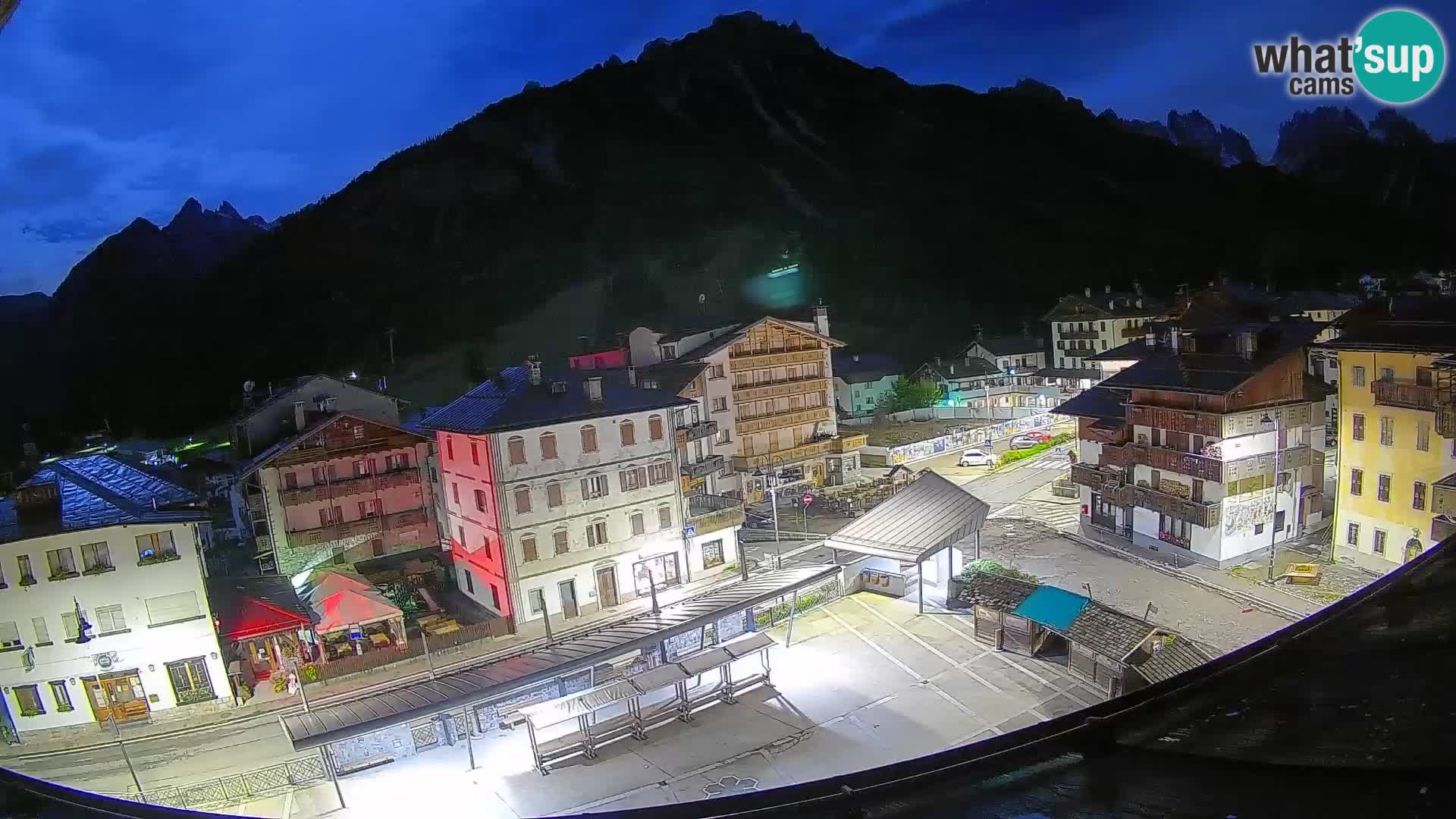 Piazza centrale di Forni di Sopra