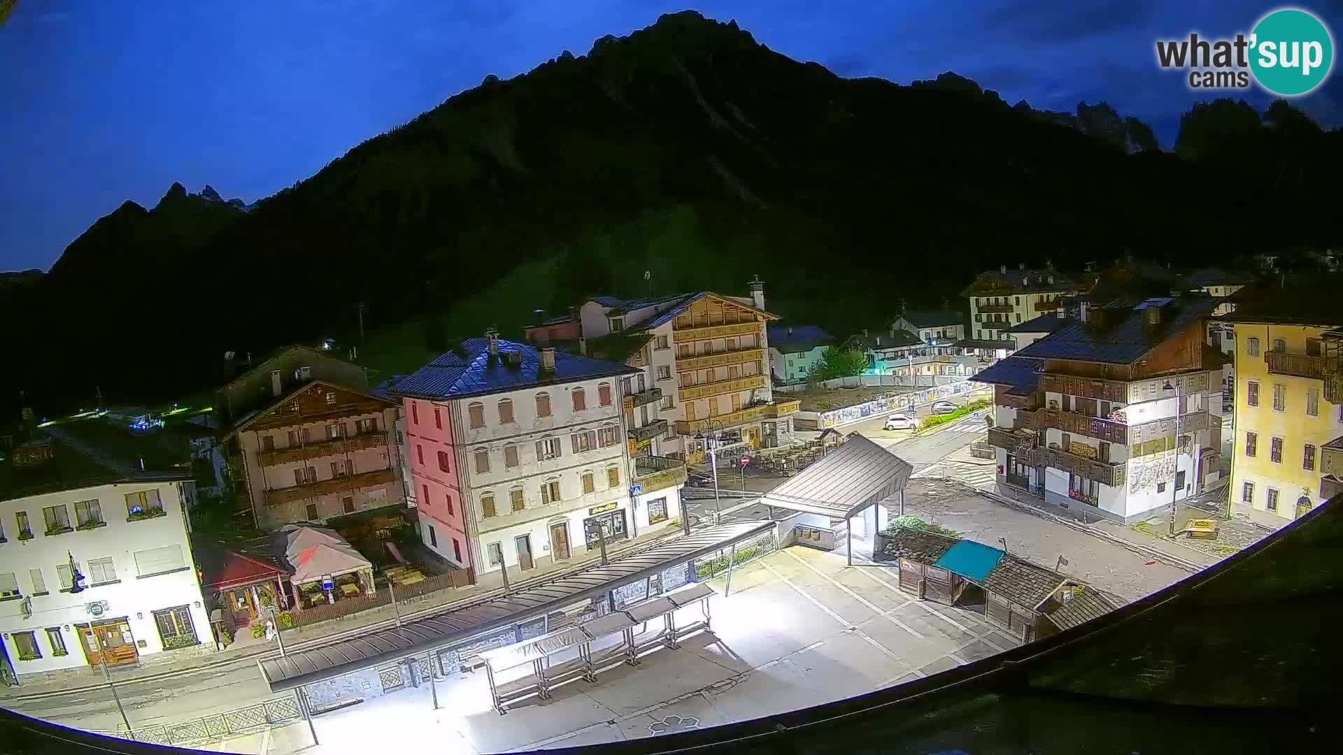 Piazza centrale di Forni di Sopra