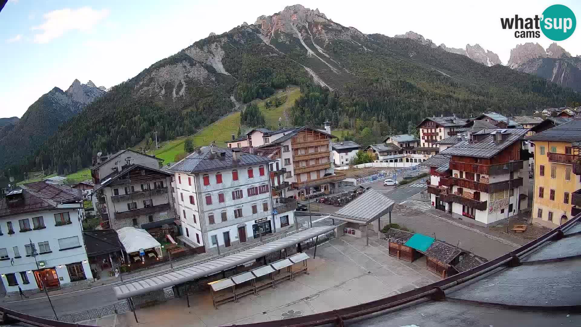 Piazza centrale di Forni di Sopra