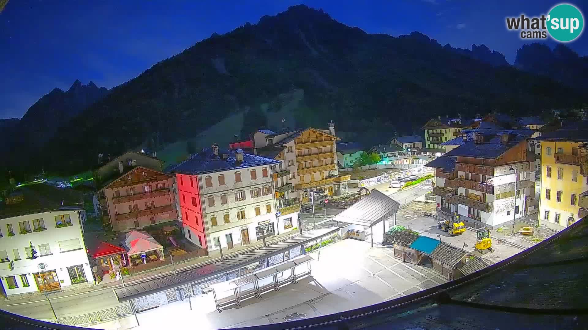 Plaza principal de Forni di Sopra