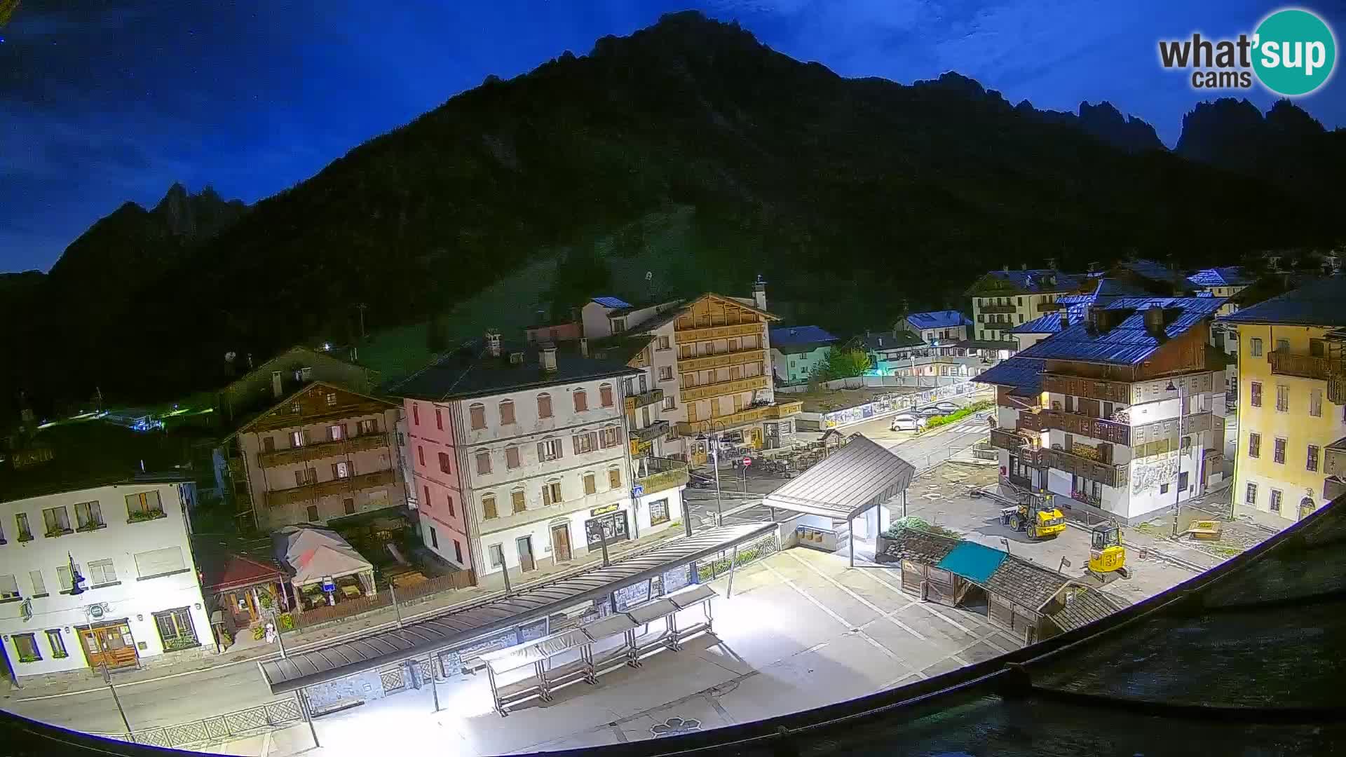 Plaza principal de Forni di Sopra