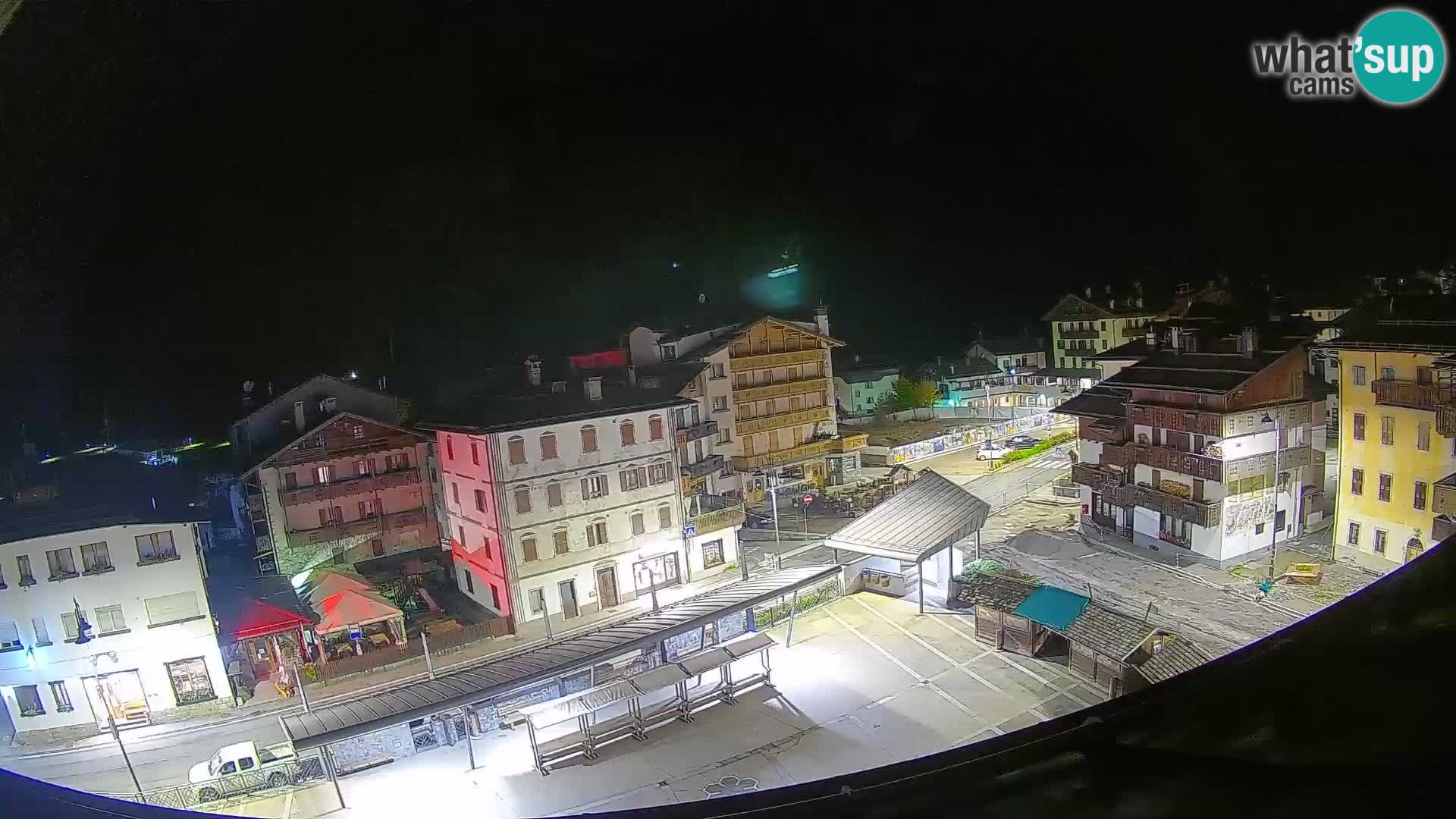 Plaza principal de Forni di Sopra