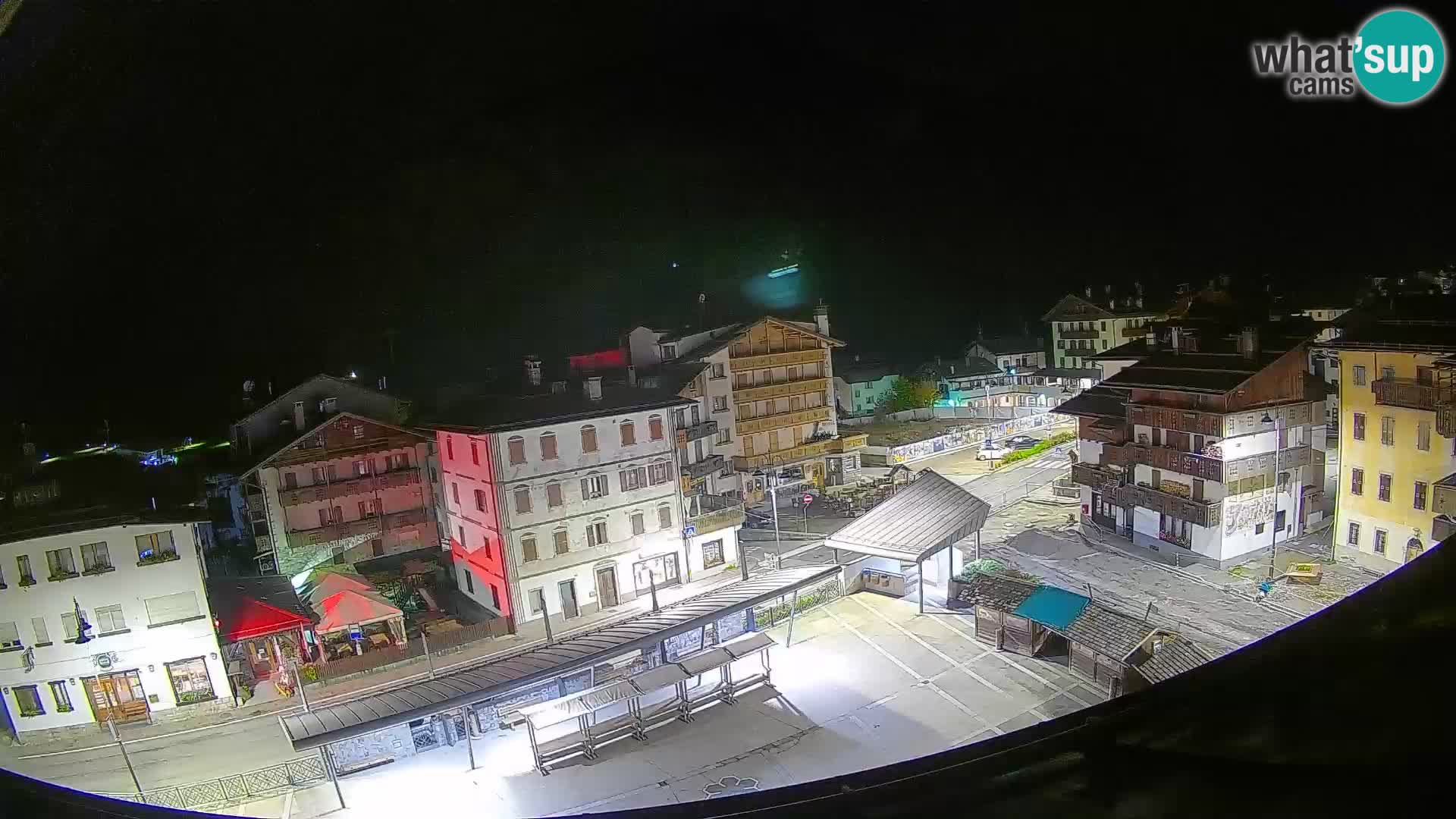 Plaza principal de Forni di Sopra