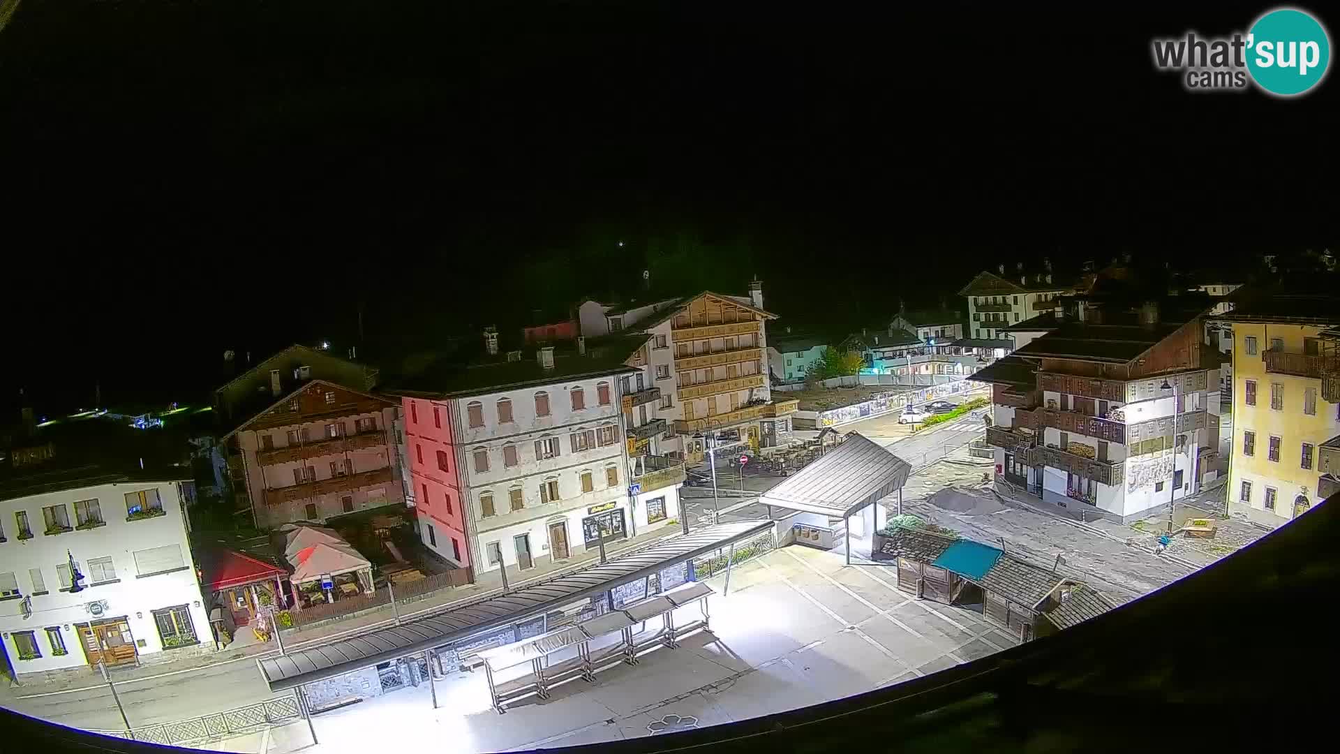 Plaza principal de Forni di Sopra
