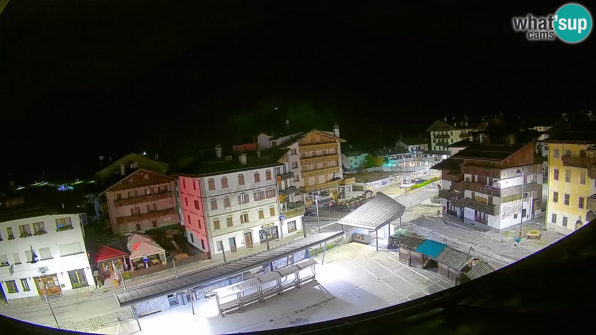 Plaza principal de Forni di Sopra