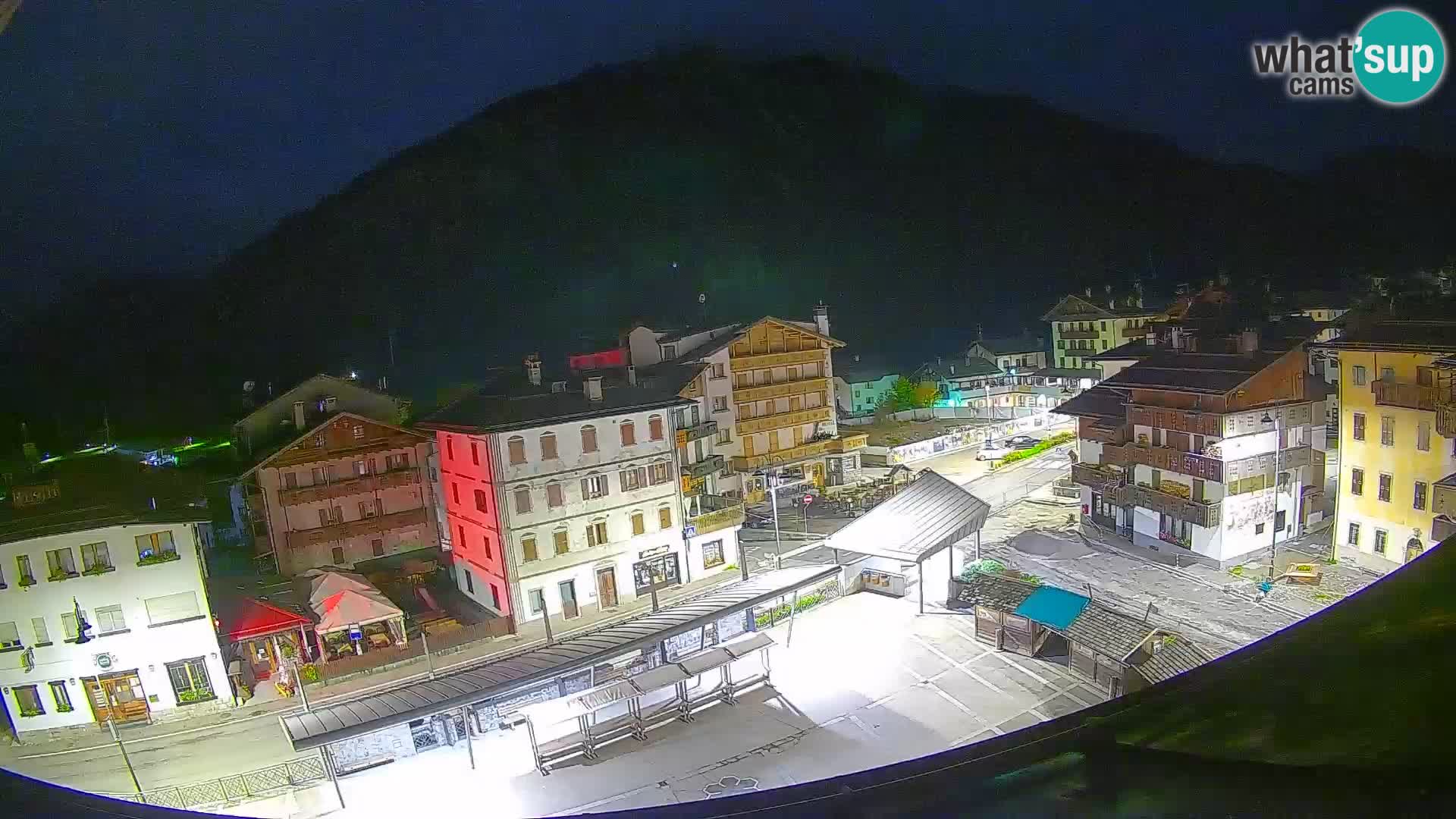 Plaza principal de Forni di Sopra