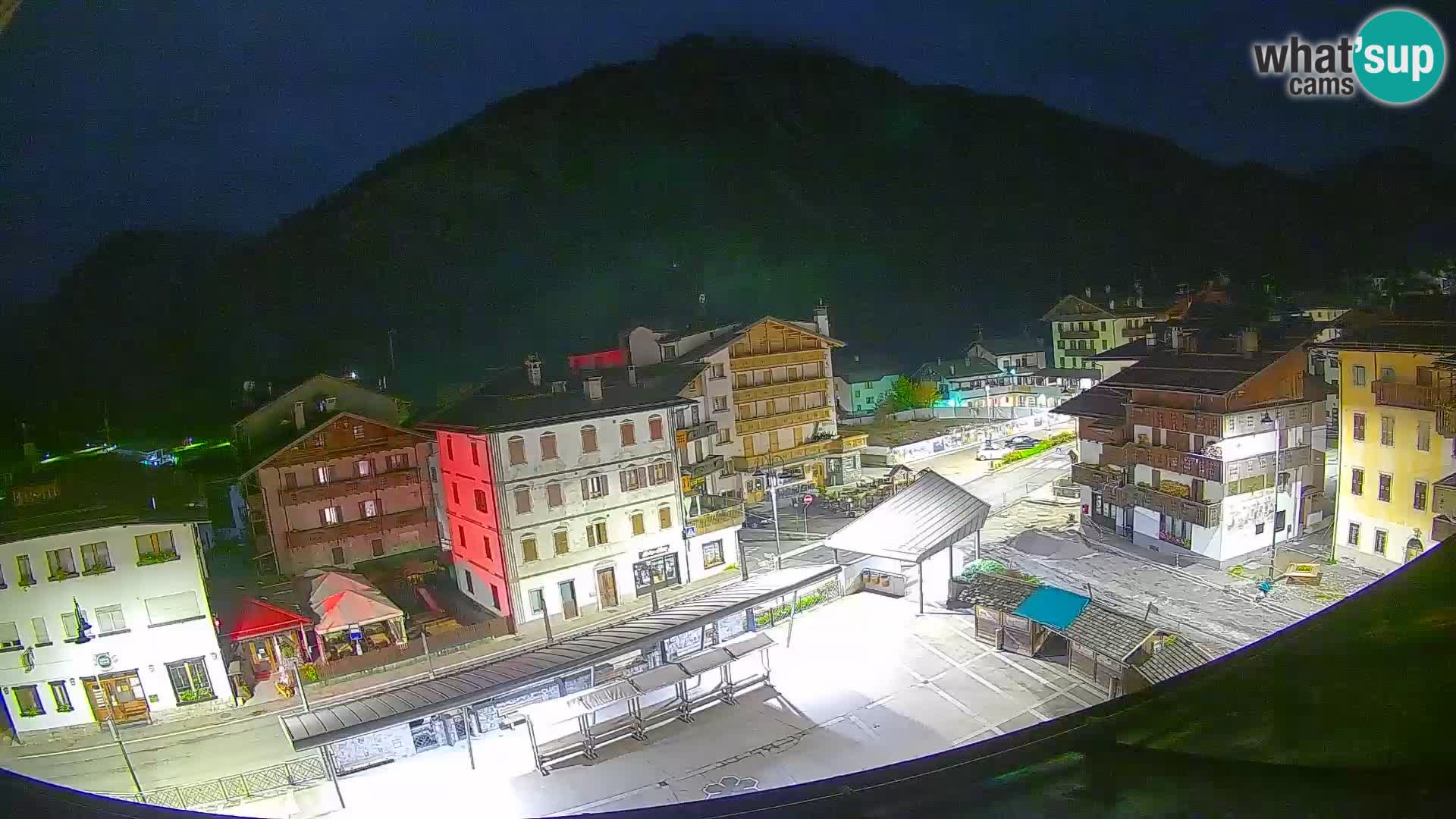 Plaza principal de Forni di Sopra